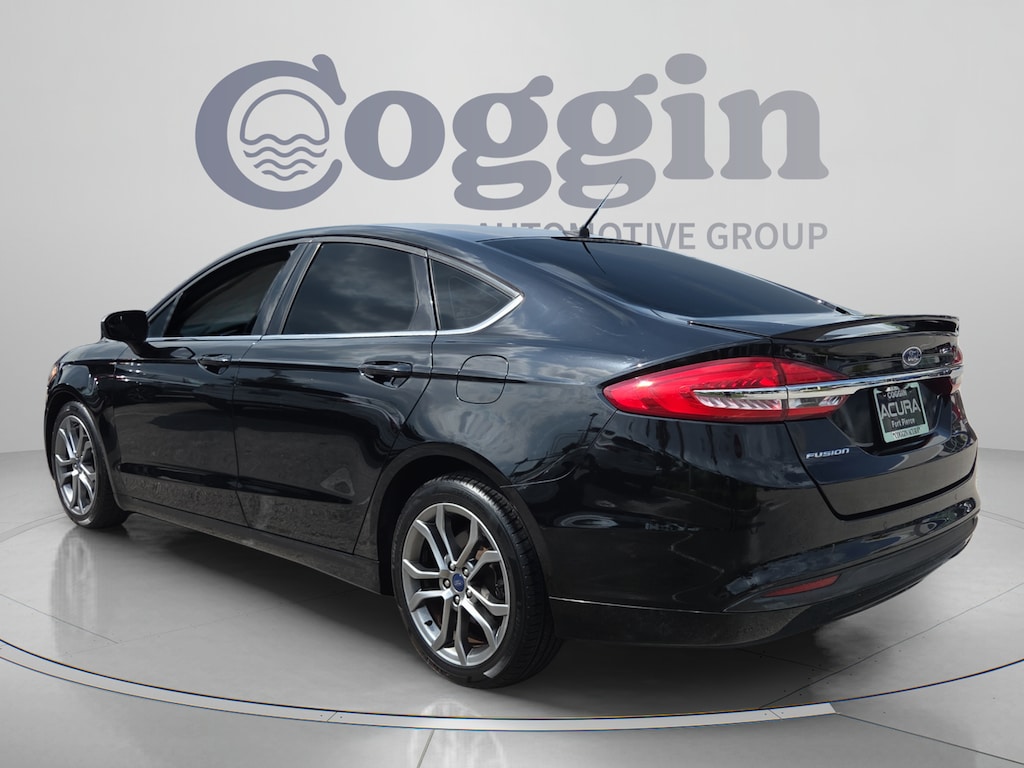 Used 2017 Ford Fusion SE Sedan