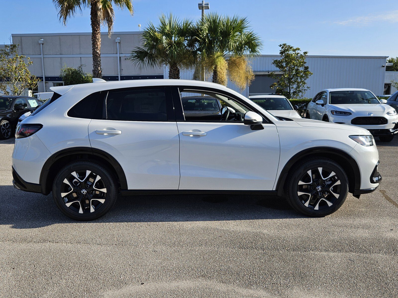 2026 Honda HR-V 2WD EX-L photo 3