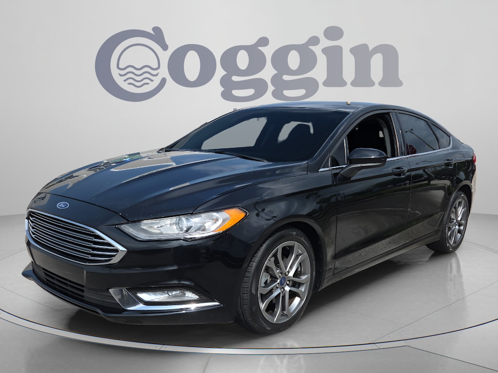 Used 2017 Ford Fusion SE Sedan