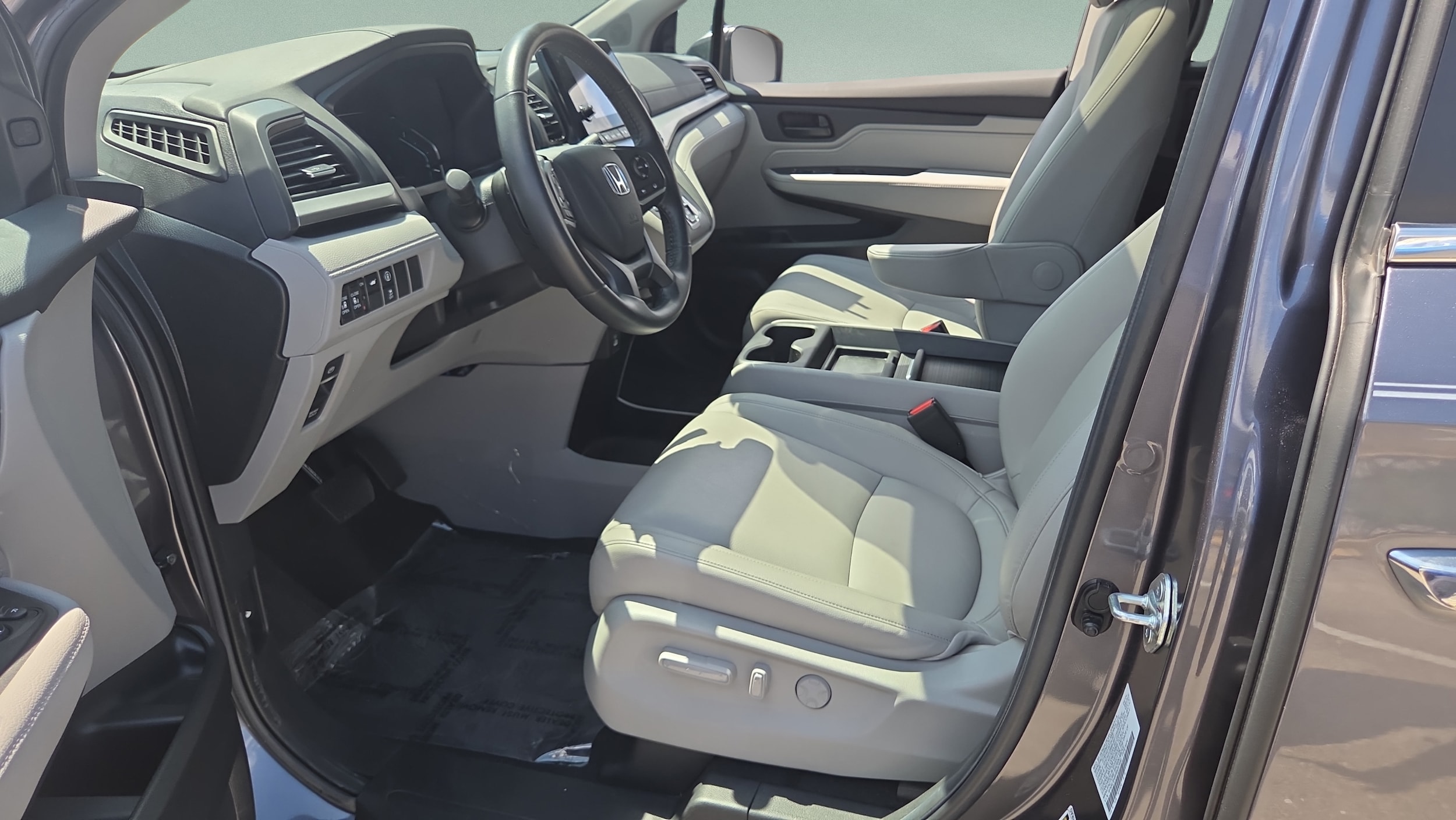 2024 Honda Odyssey EX-L - Photo 10