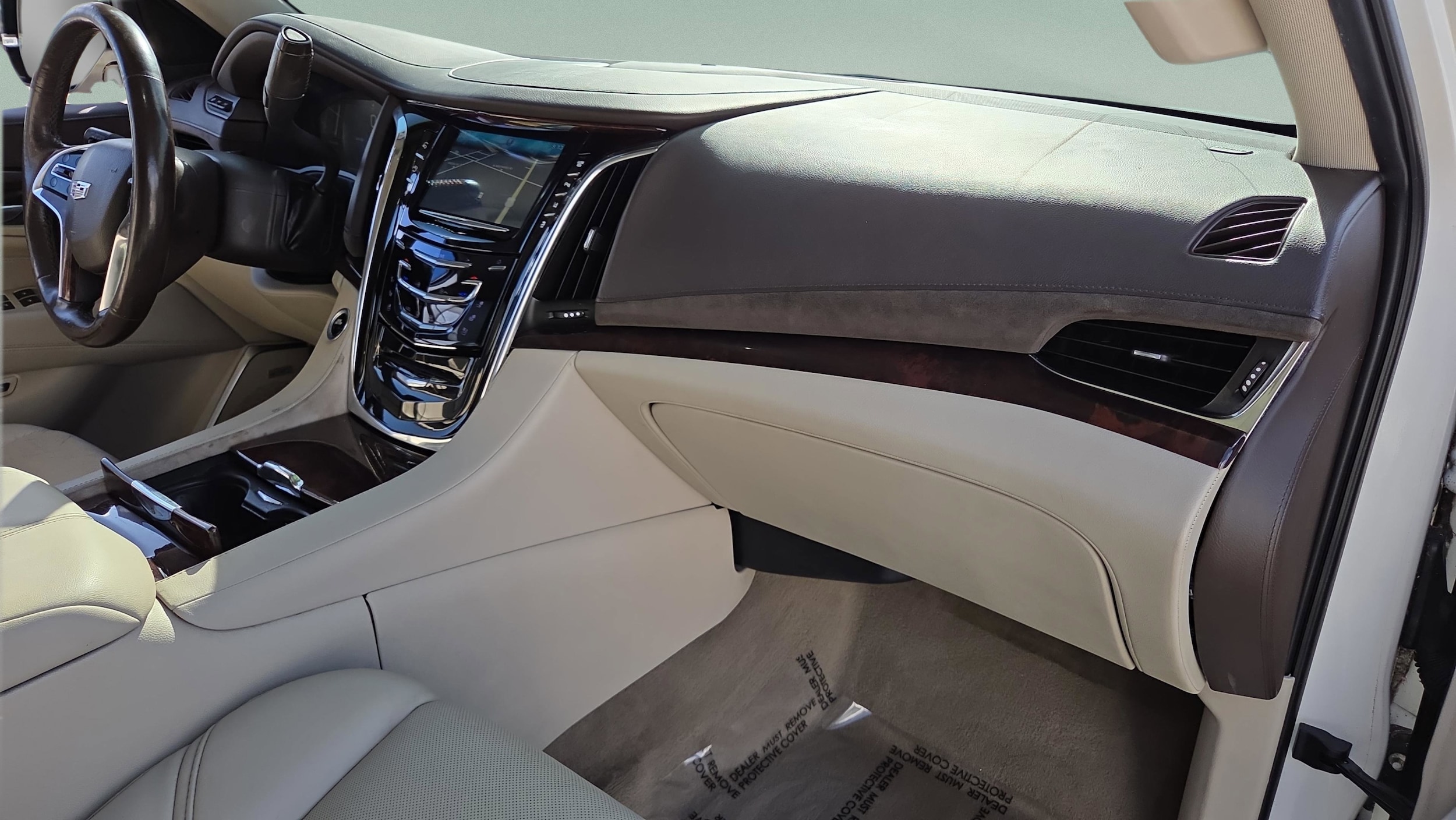 2015 Cadillac Escalade Luxury - Photo 18