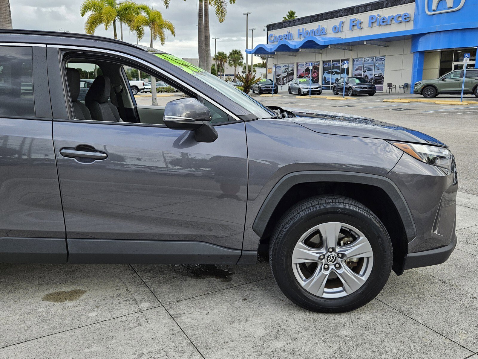 Used 2022 Toyota RAV4 XLE with VIN 4T3RWRFV0NU080111 for sale in Kansas City