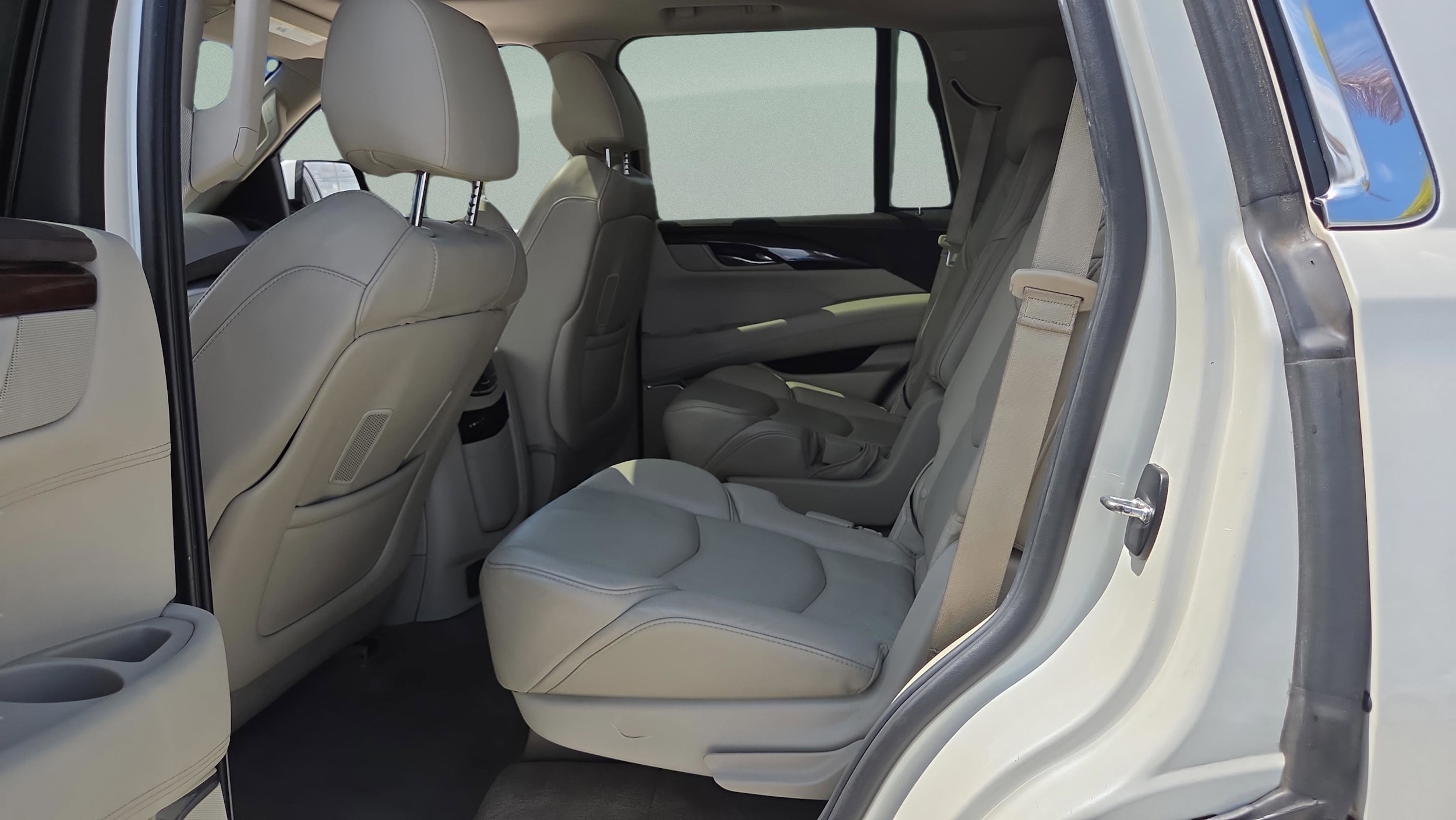 2015 Cadillac Escalade Luxury - Photo 12