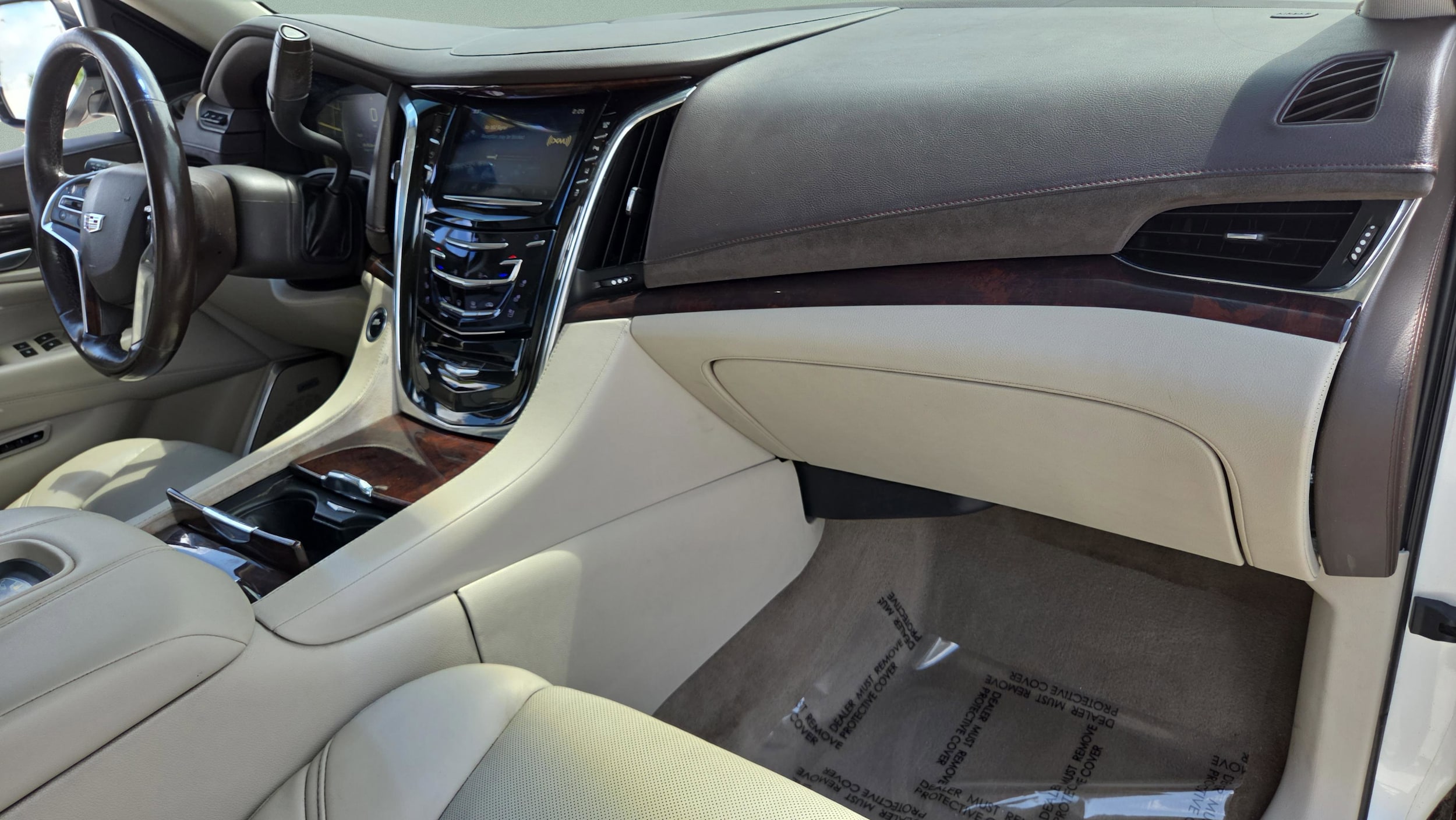 2015 Cadillac Escalade Luxury - Photo 18