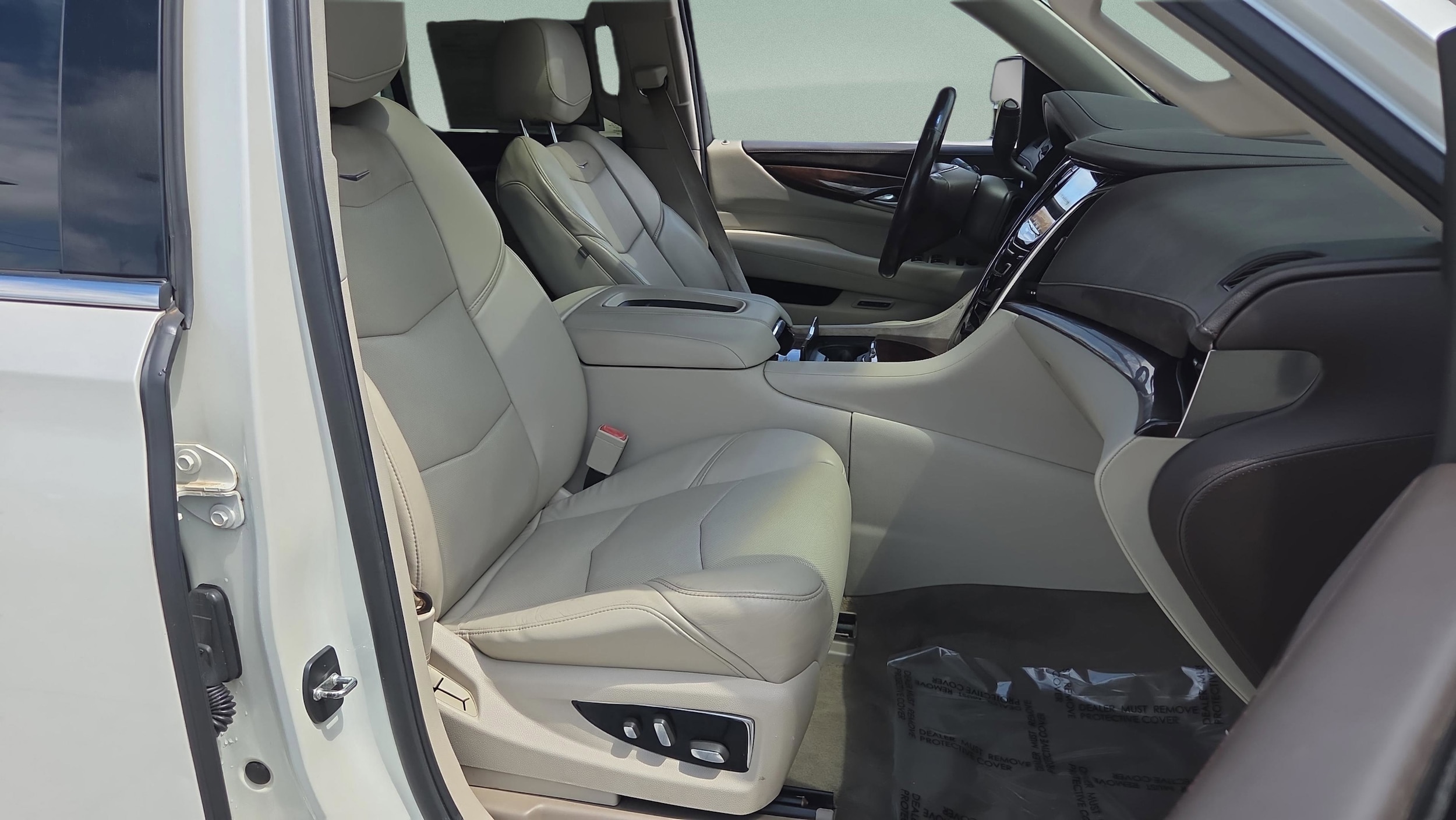 2015 Cadillac Escalade Luxury - Photo 19