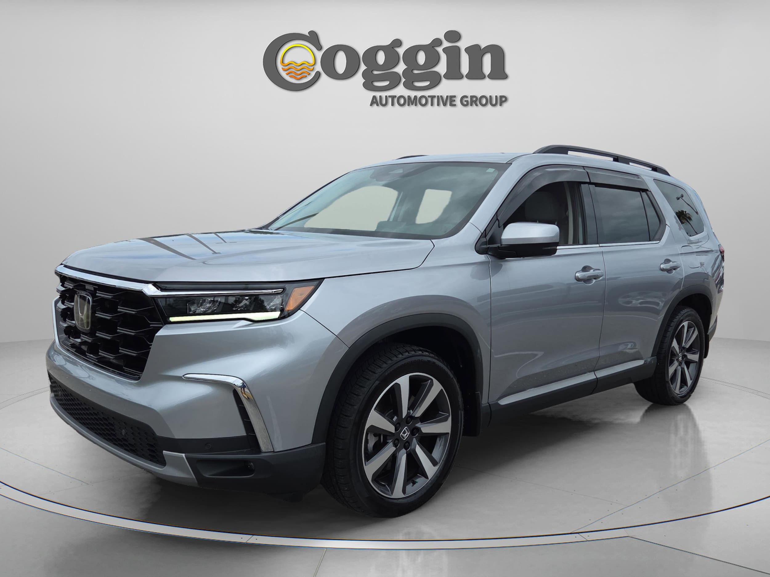 2025 Honda Pilot Touring 2WD's photo