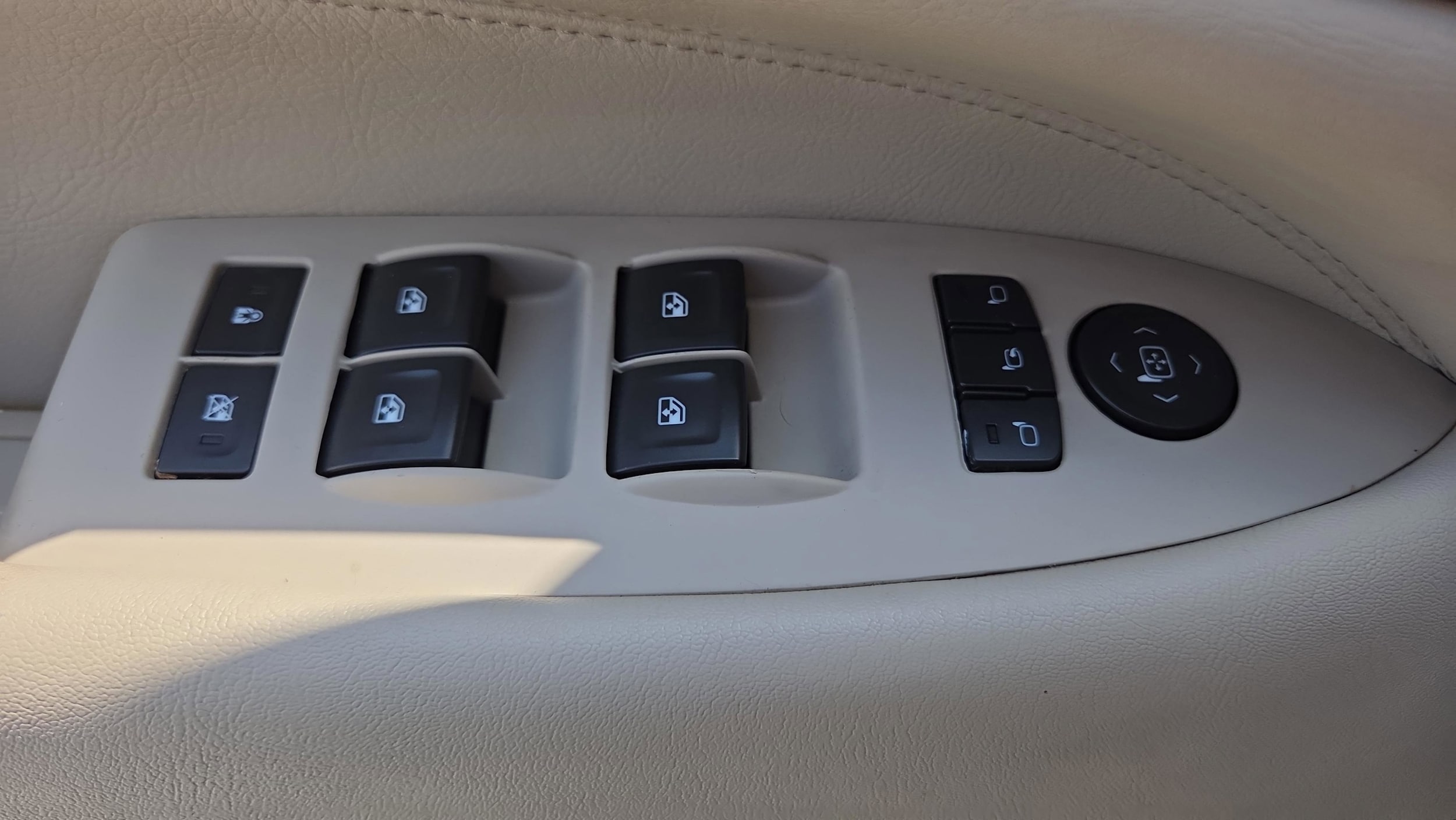 2015 Cadillac Escalade Luxury - Photo 35