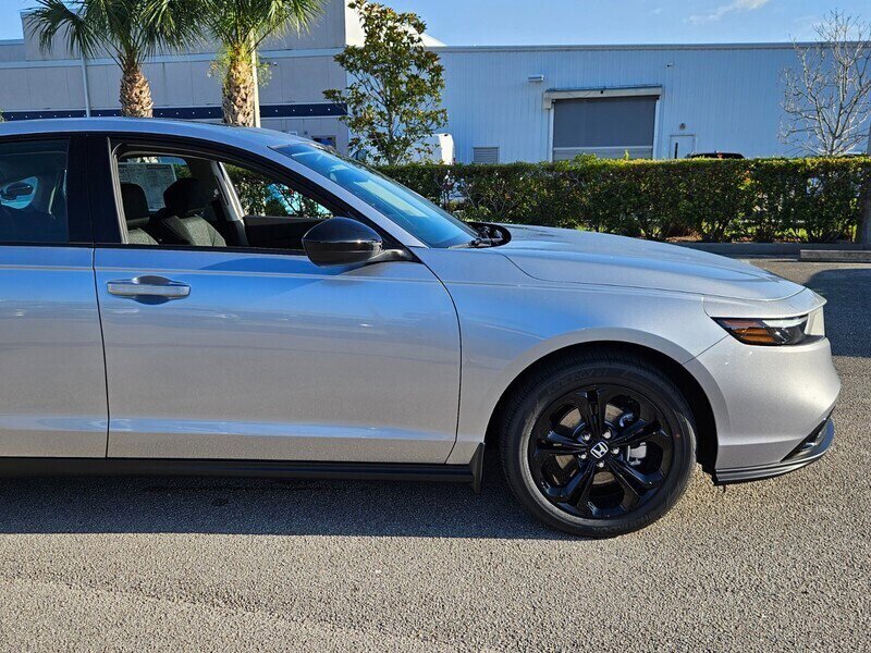 2025 Honda Accord SE photo 2