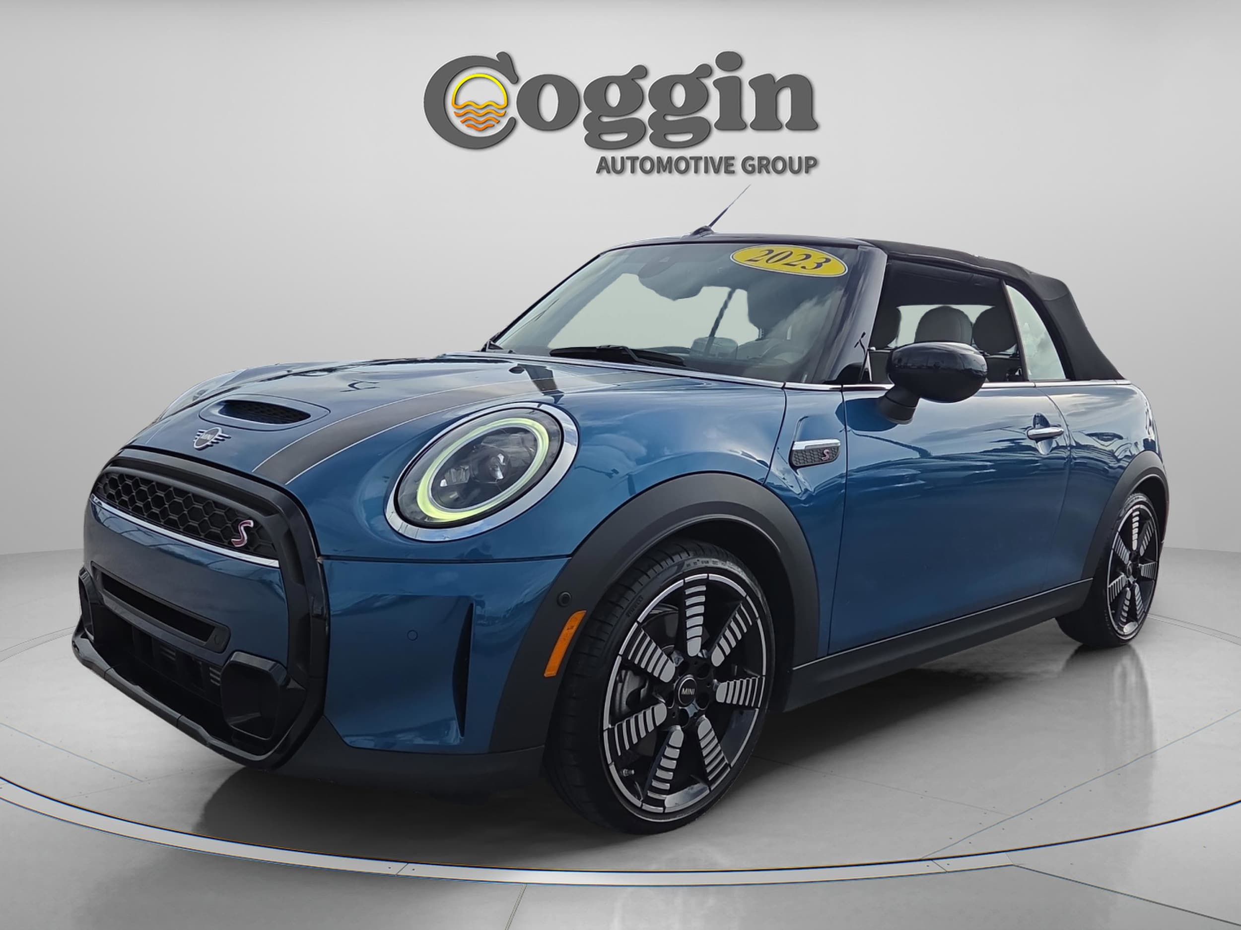 2023 MINI Convertible Cooper S's photo