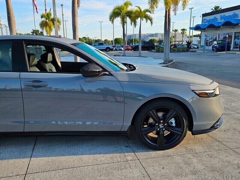 2025 Honda Accord Hybrid Sport-L photo 2