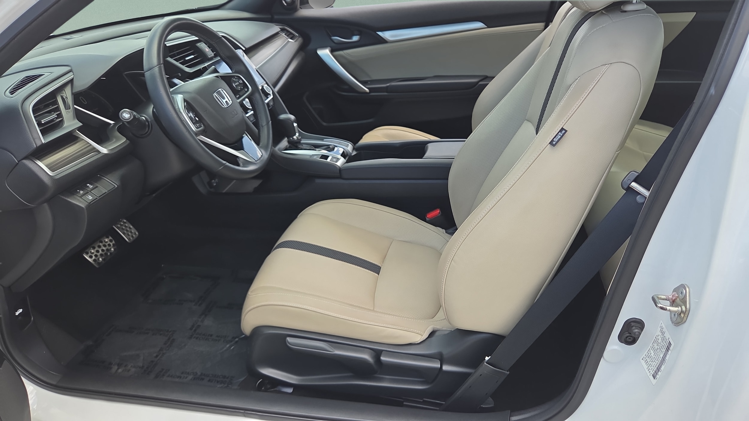 2019 Honda Civic Touring - Photo 10