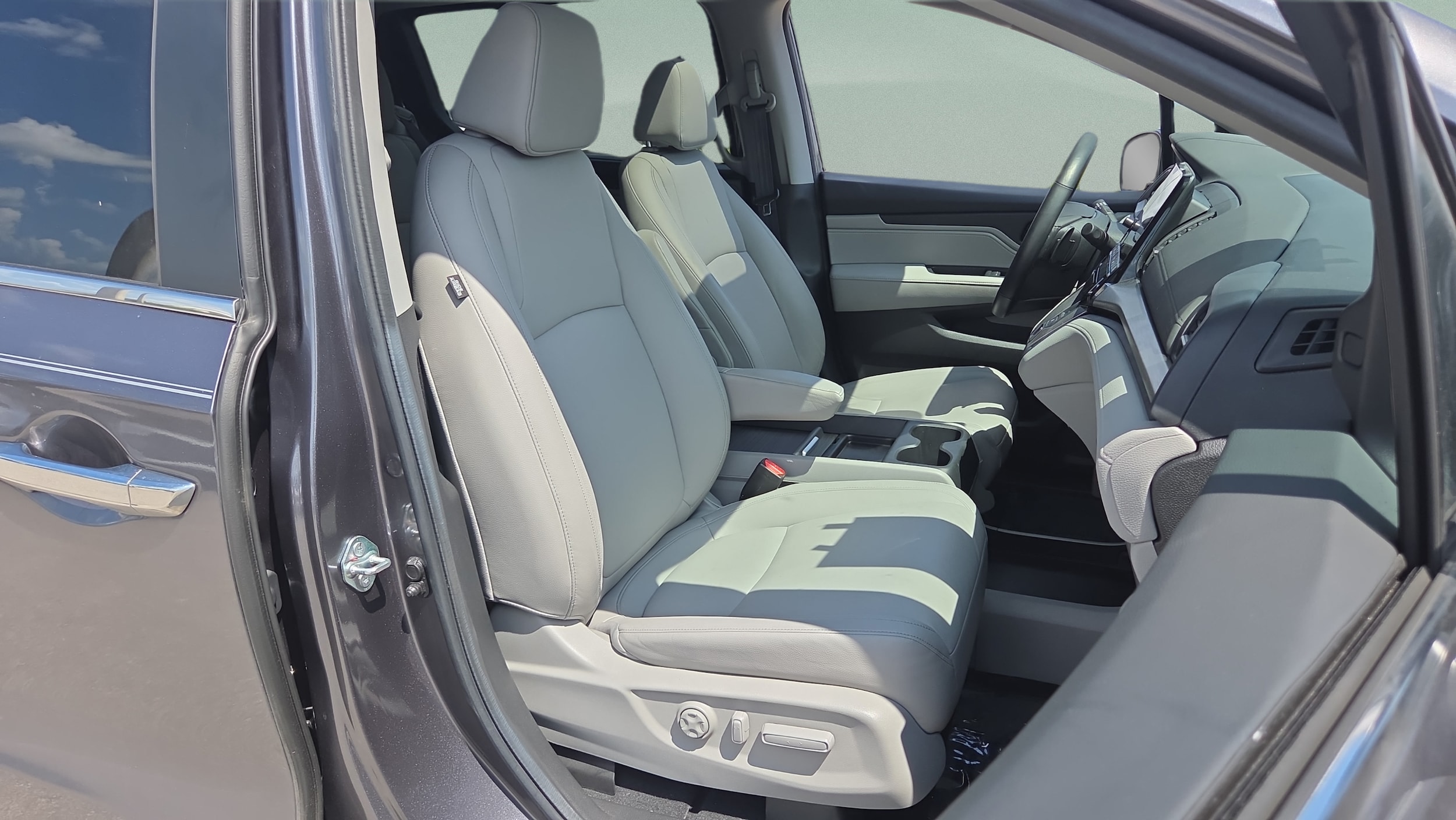 2024 Honda Odyssey EX-L - Photo 18