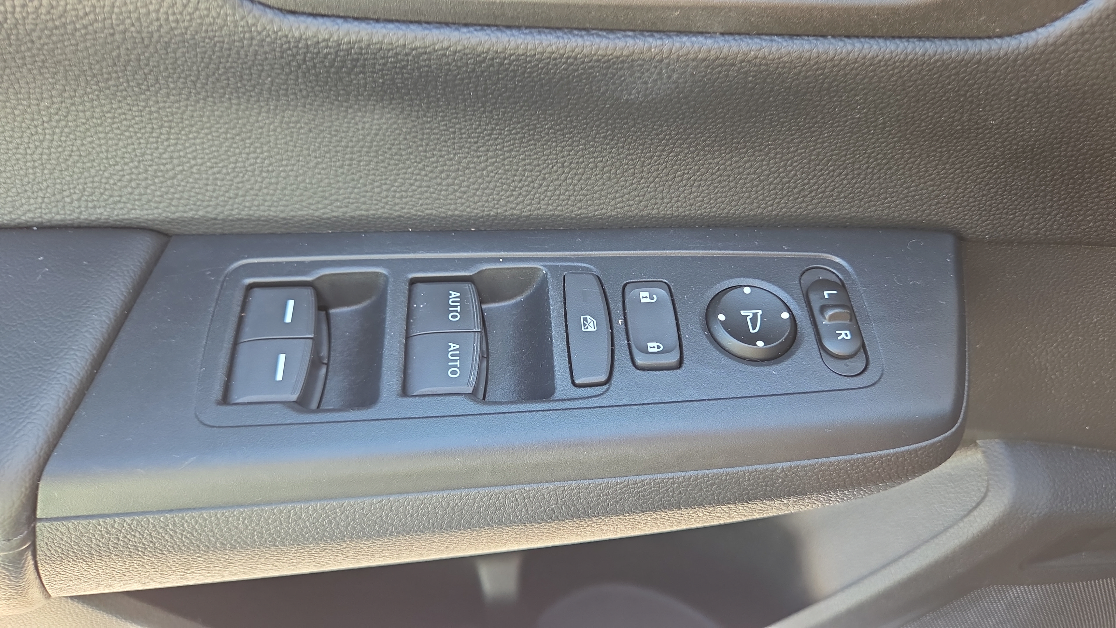 2024 Honda CR-V EX - Photo 35