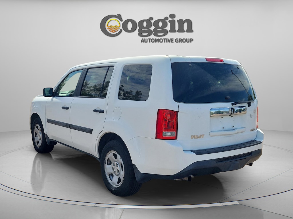 Used 2015 Honda Pilot LX SUV