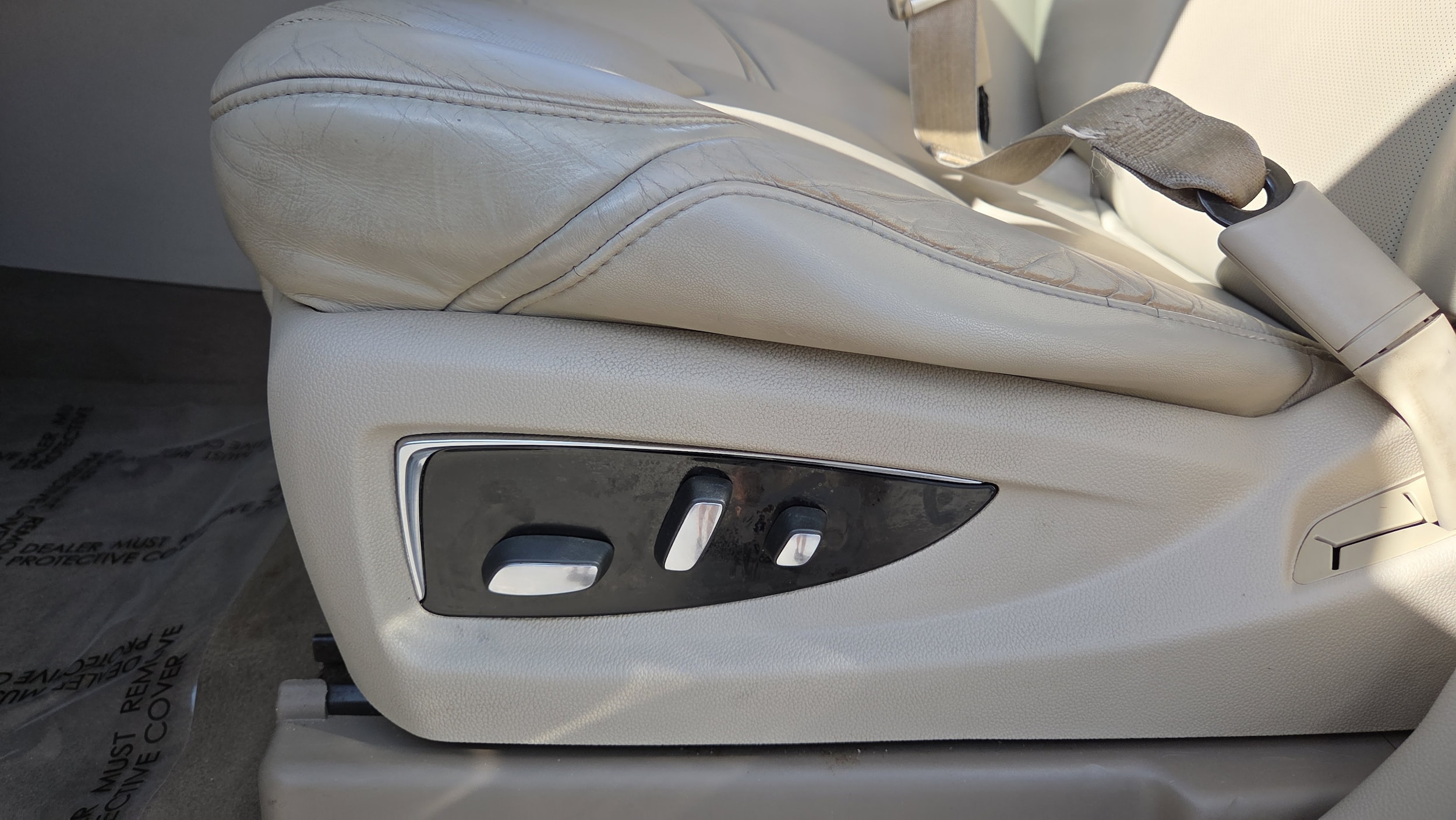 2015 Cadillac Escalade Luxury - Photo 12