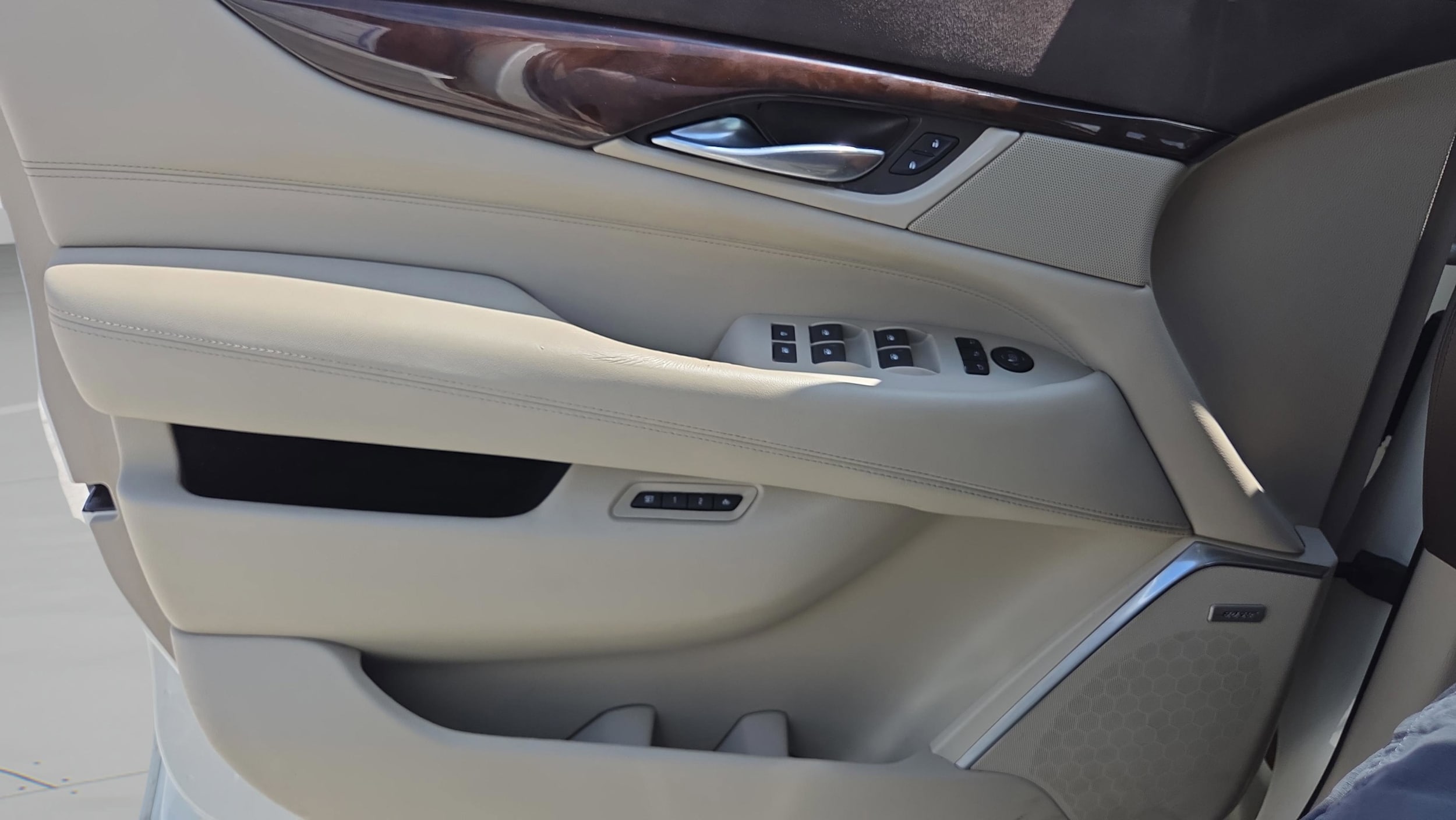 2015 Cadillac Escalade Luxury - Photo 36