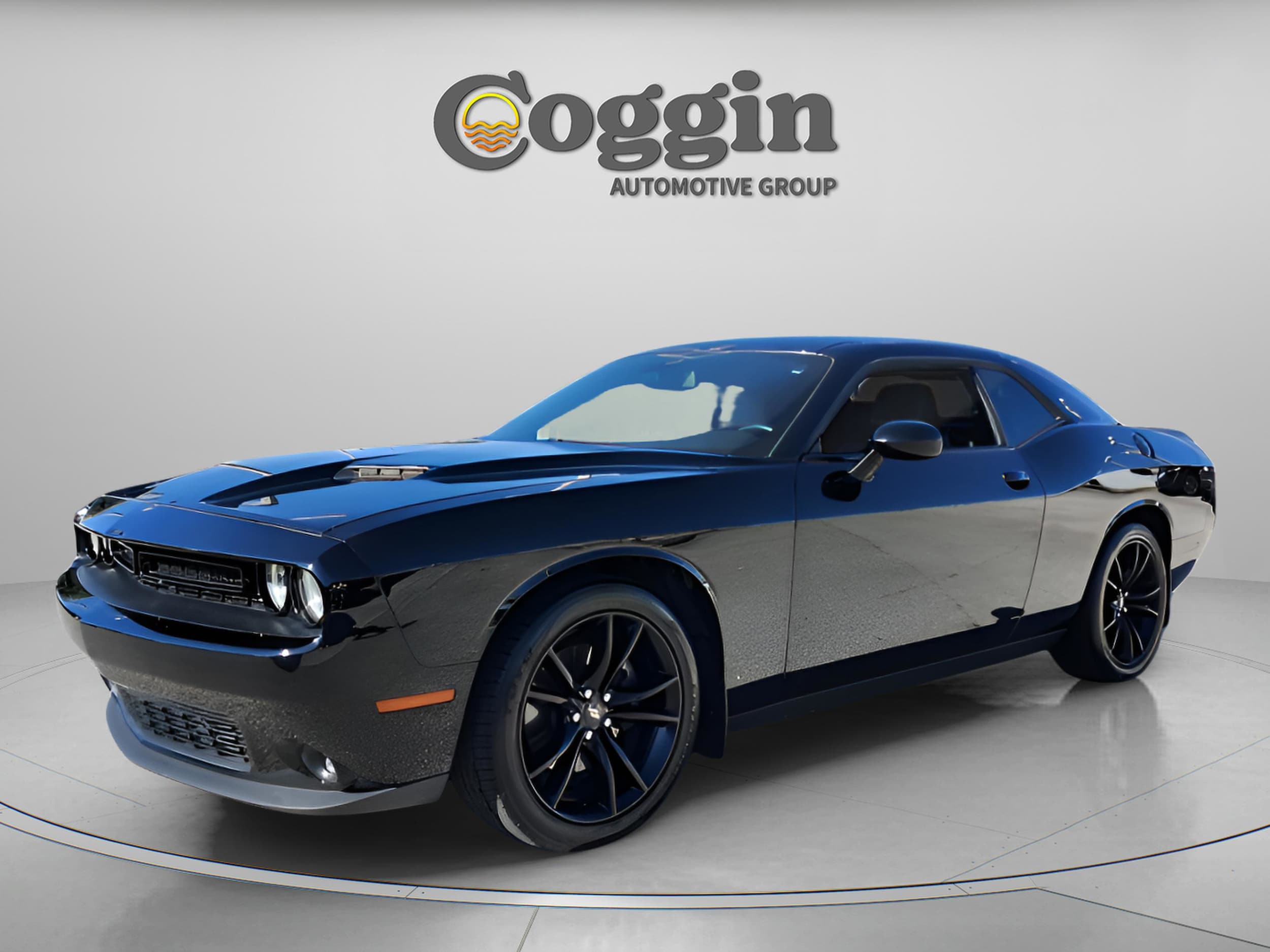 2018 Dodge Challenger SXT Plus's photo