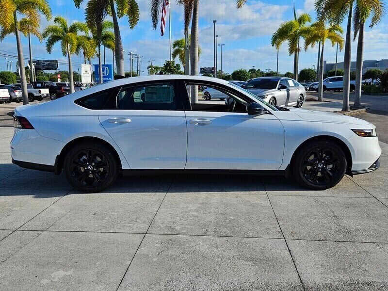 2025 Honda Accord SE photo 2