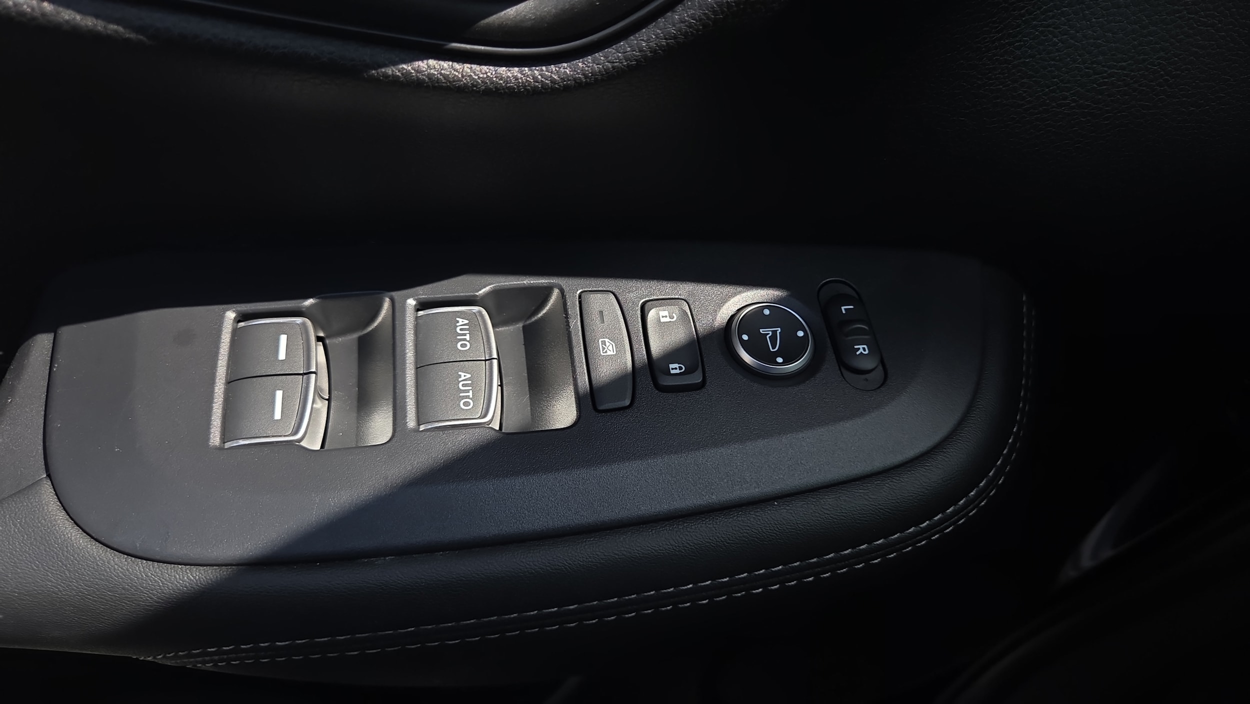 2025 Honda HR-V EX-L - Photo 33