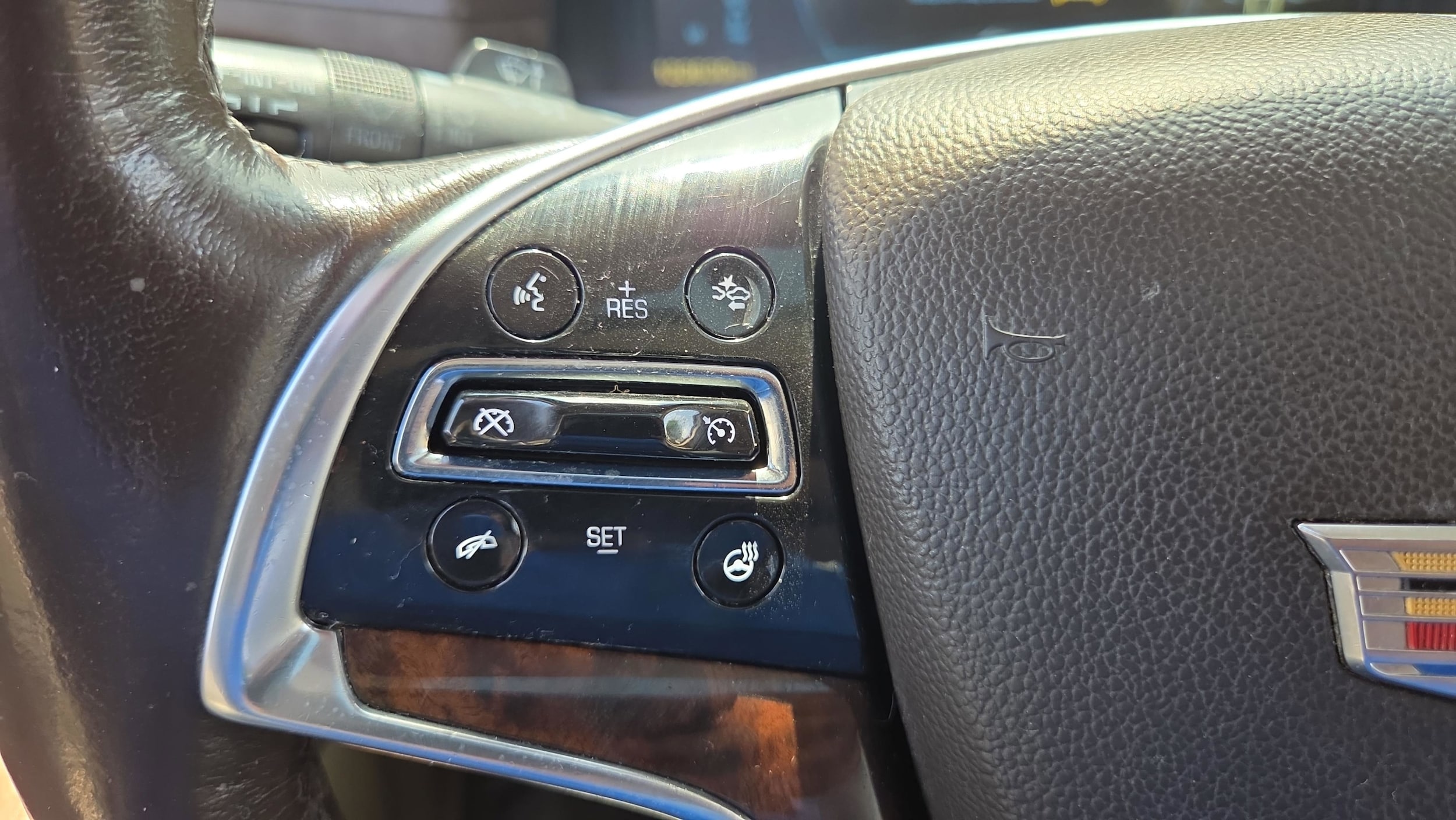 2015 Cadillac Escalade Luxury - Photo 25