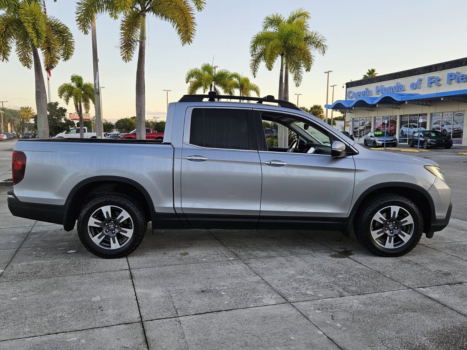 2019 Honda Ridgeline RTL-E photo 2