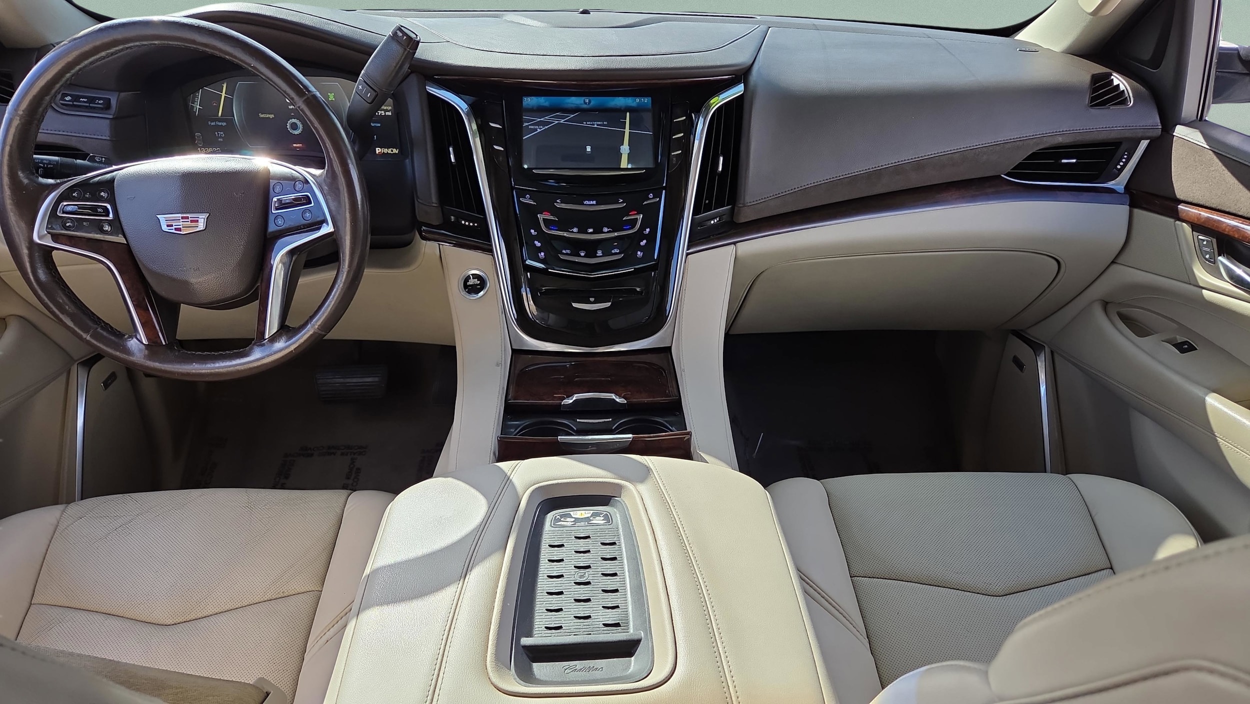 2015 Cadillac Escalade Luxury - Photo 15