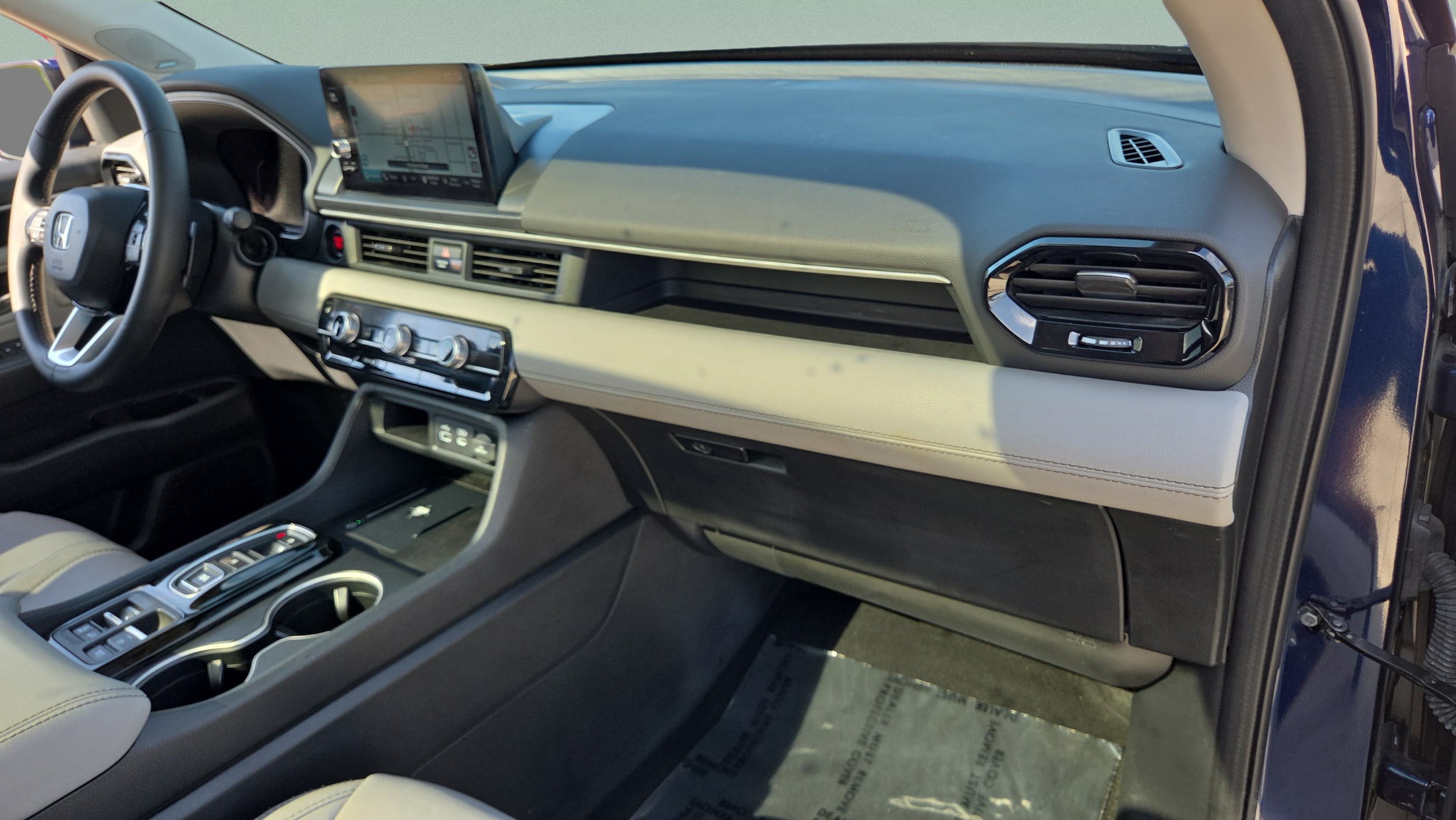 2023 Honda Pilot Touring - Photo 17