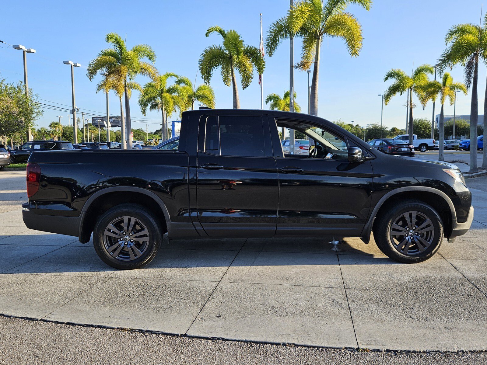 2020 Honda Ridgeline Sport photo 3