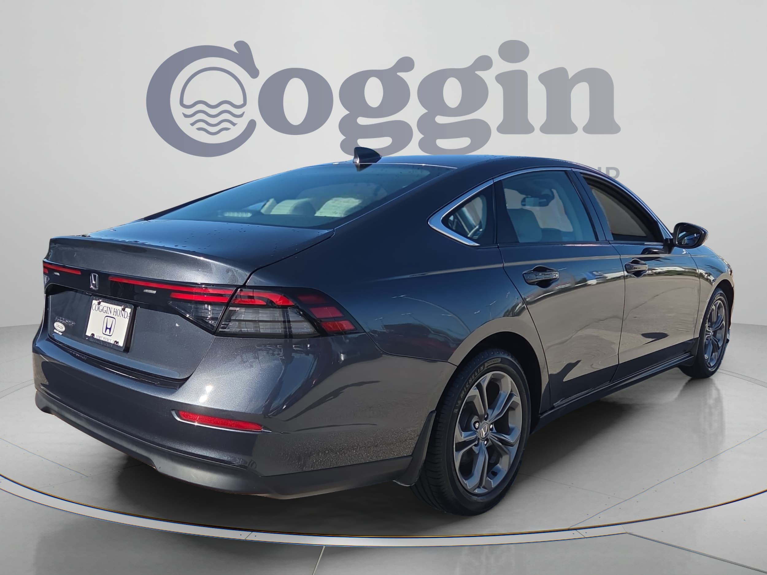 2024 Honda Accord EX - Photo 6
