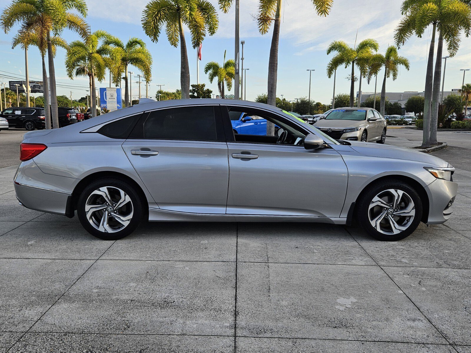 2019 Honda Accord EX-L photo 3