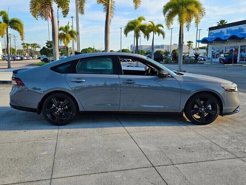 2025 Honda Accord Hybrid Sport-L photo 3