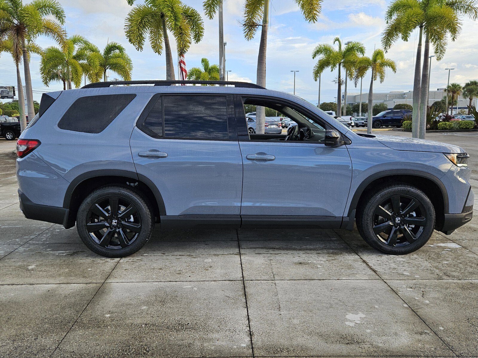 2025 Honda Pilot Black Edition photo 2