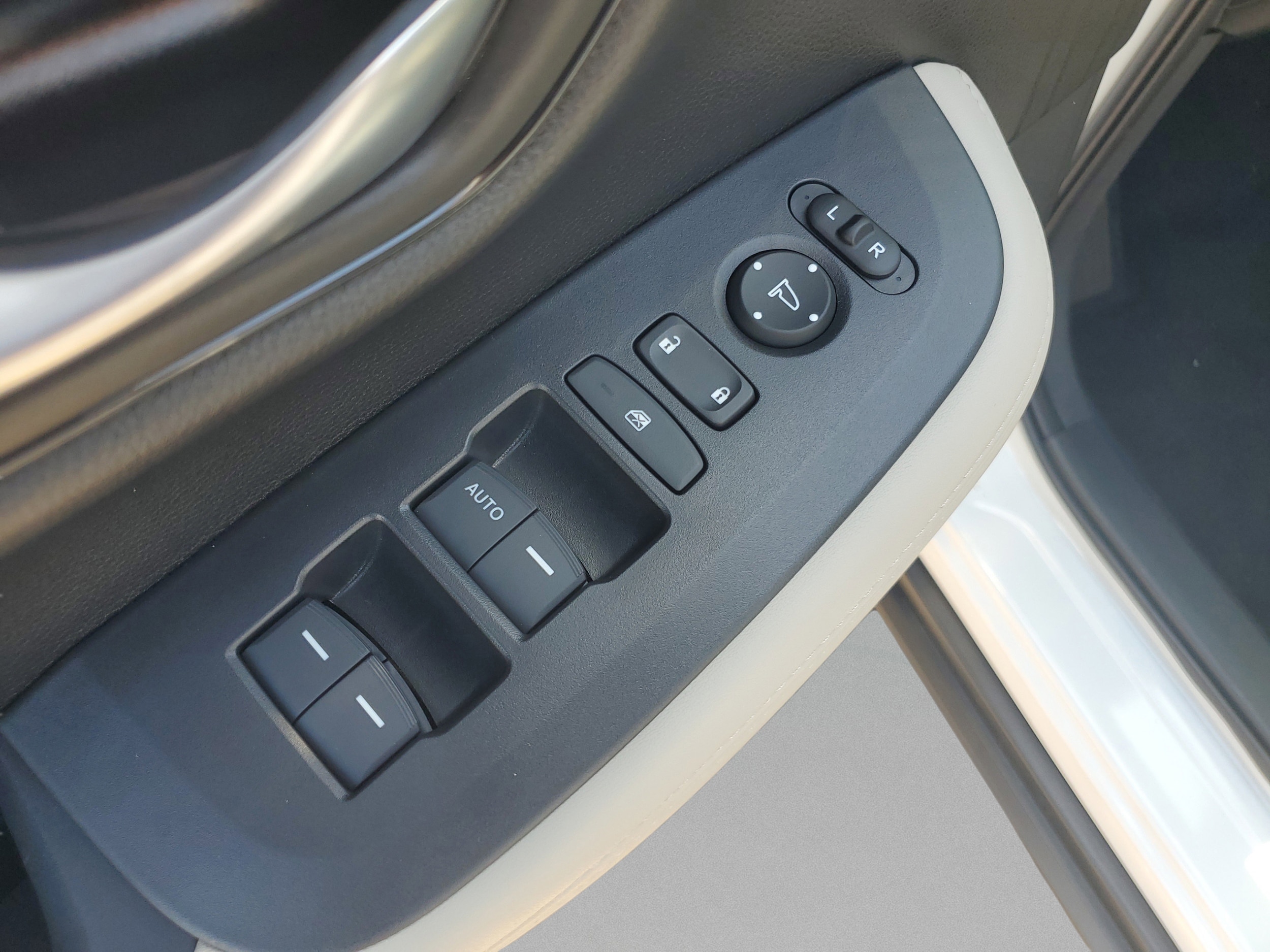 2026 Honda HR-V LX - Photo 17