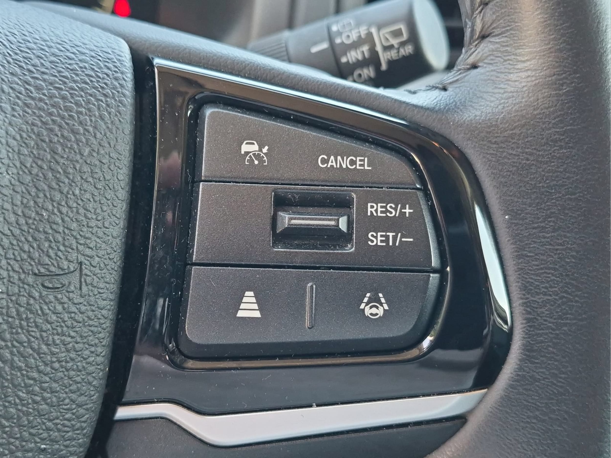 2025 Honda Odyssey EX-L - Photo 11
