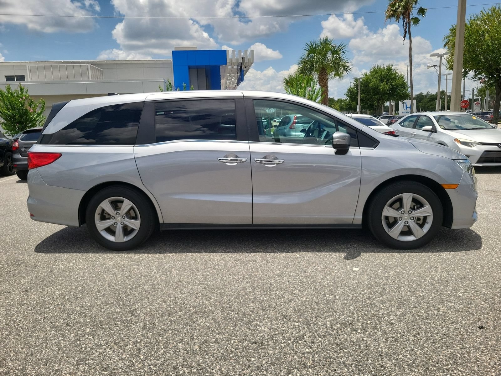 2019 Honda Odyssey EX-L - Photo 8
