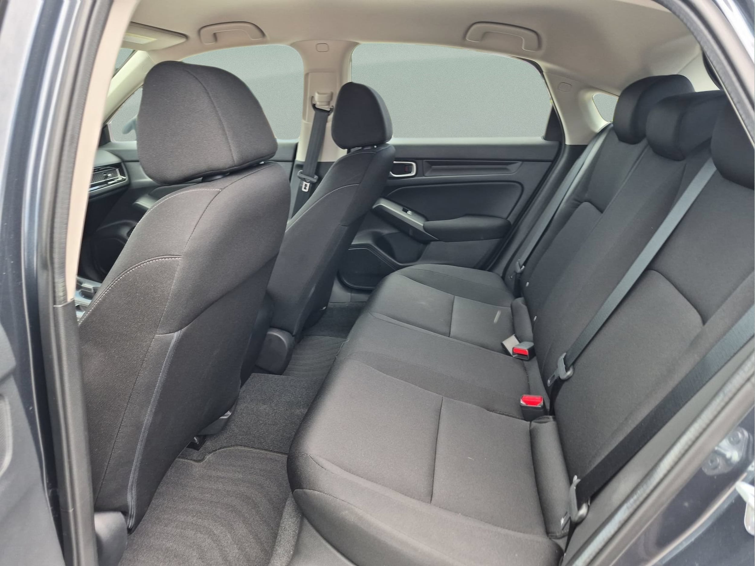 2023 Honda Civic Hatchback LX - Photo 18