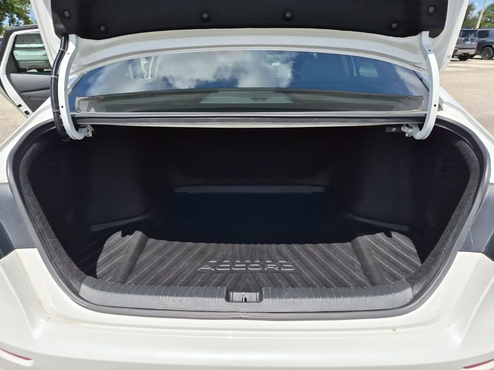 2024 Honda Accord LX - Photo 33