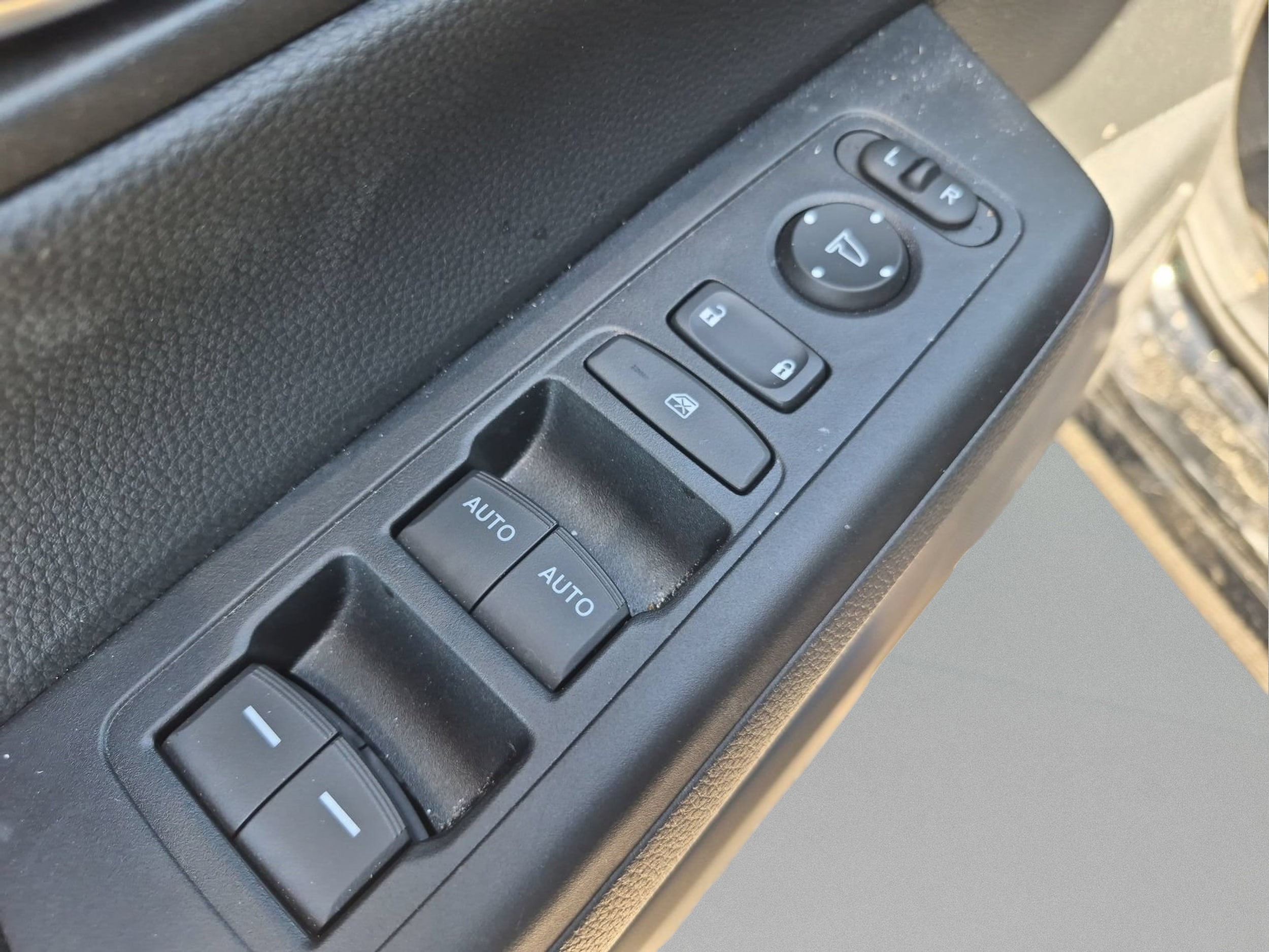 2025 Honda CR-V EX - Photo 17