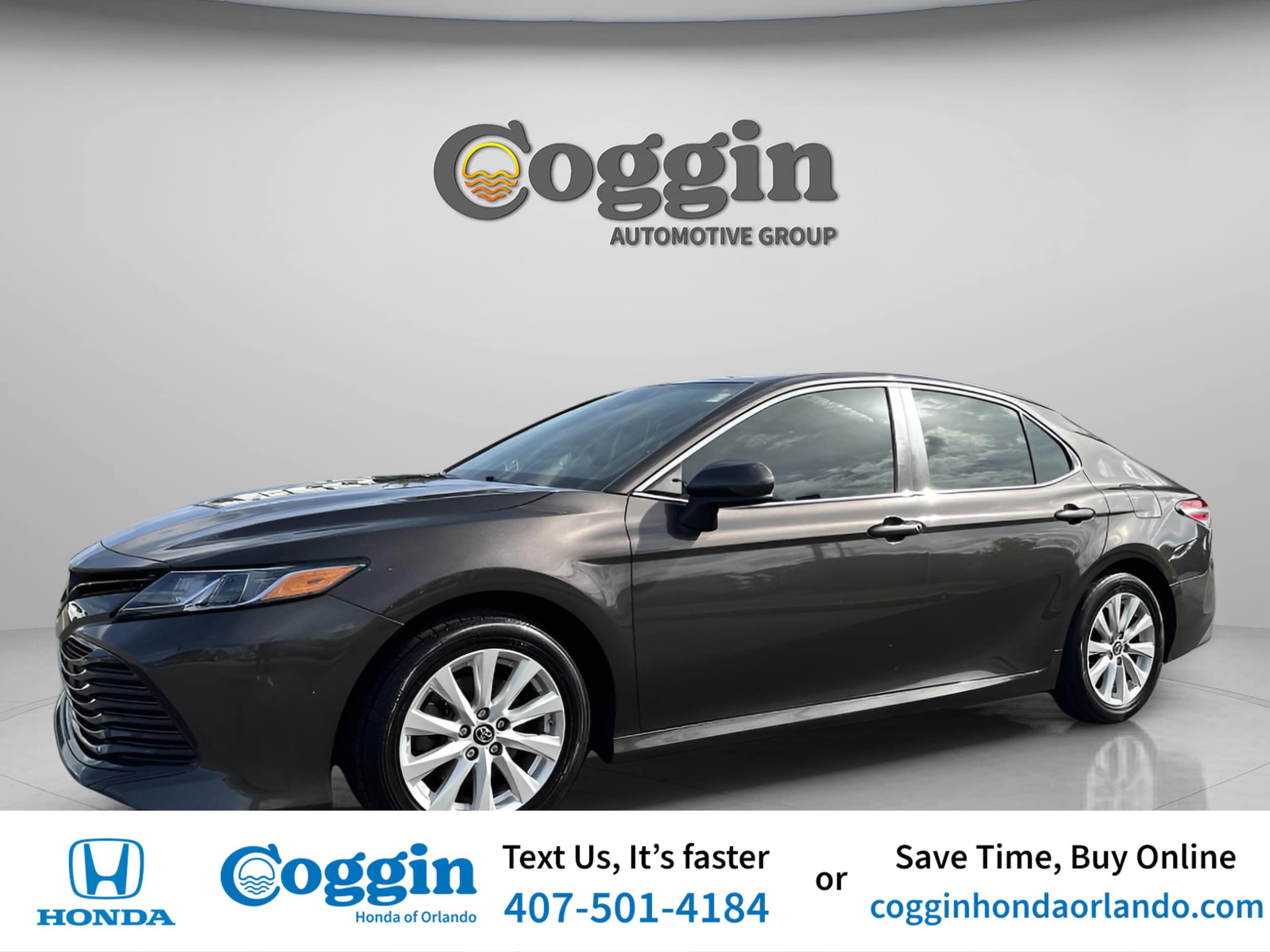 2019 Toyota Camry LE's photo