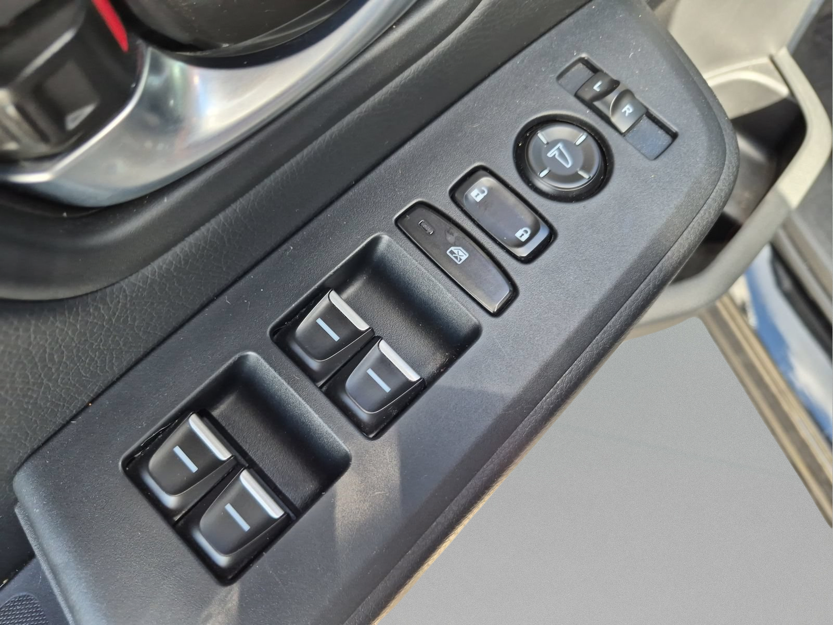 2025 Honda Pilot EX-L - Photo 17