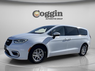 2023 Chrysler Pacifica Touring L Van Passenger Van