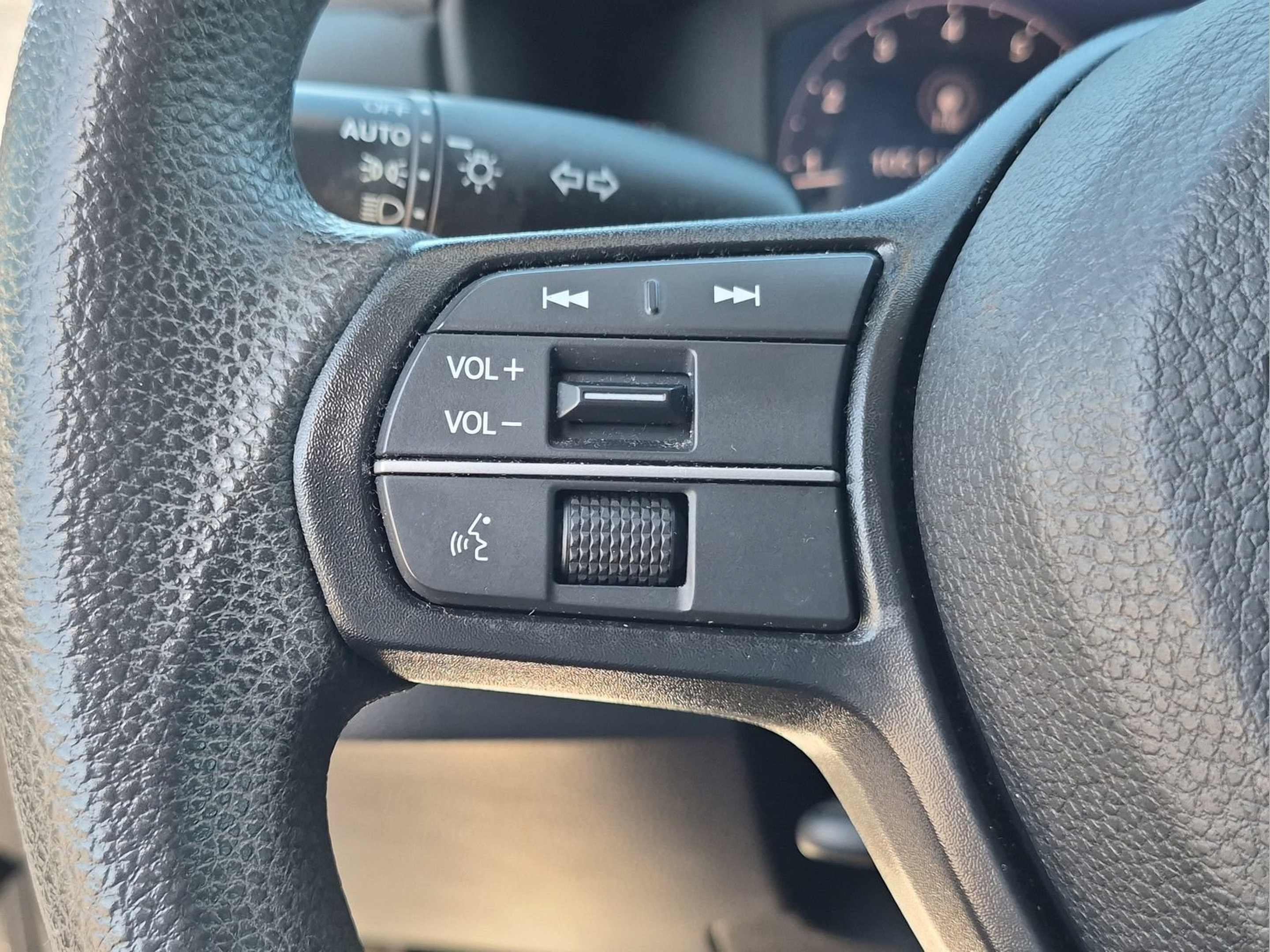 2023 Honda Accord EX - Photo 12