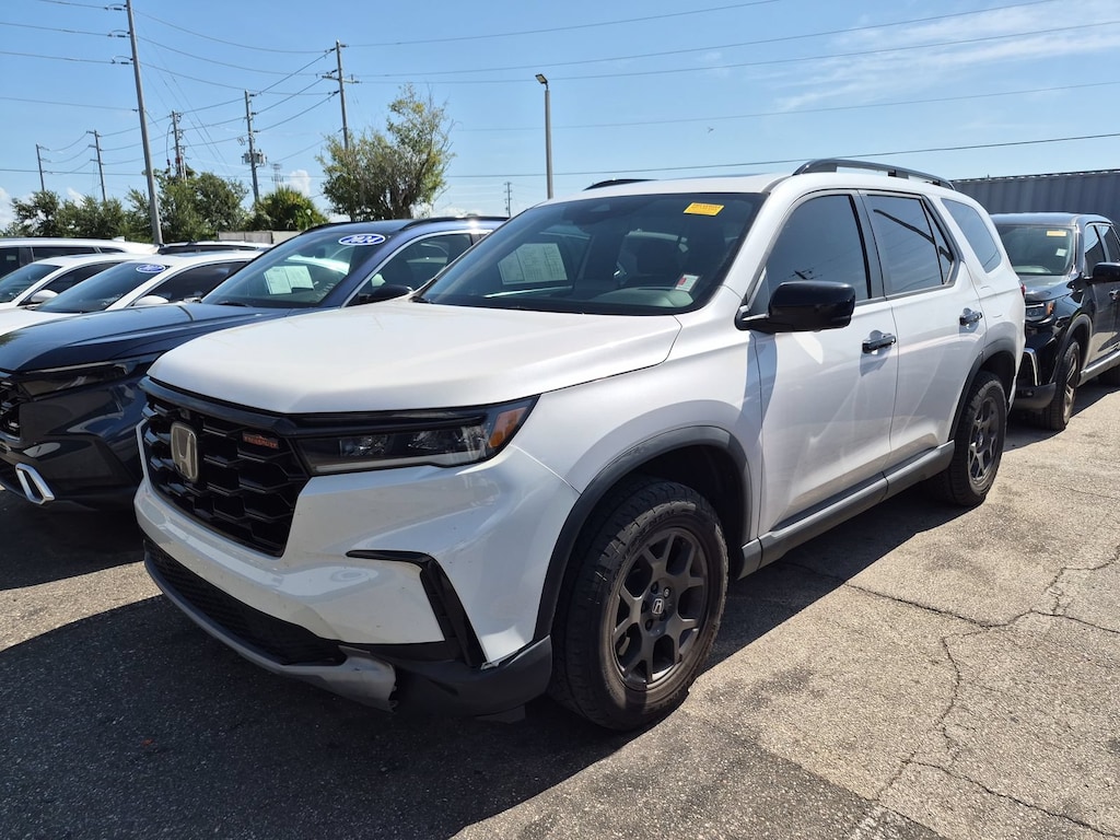 Used 2023 Honda Pilot TrailSport SUV