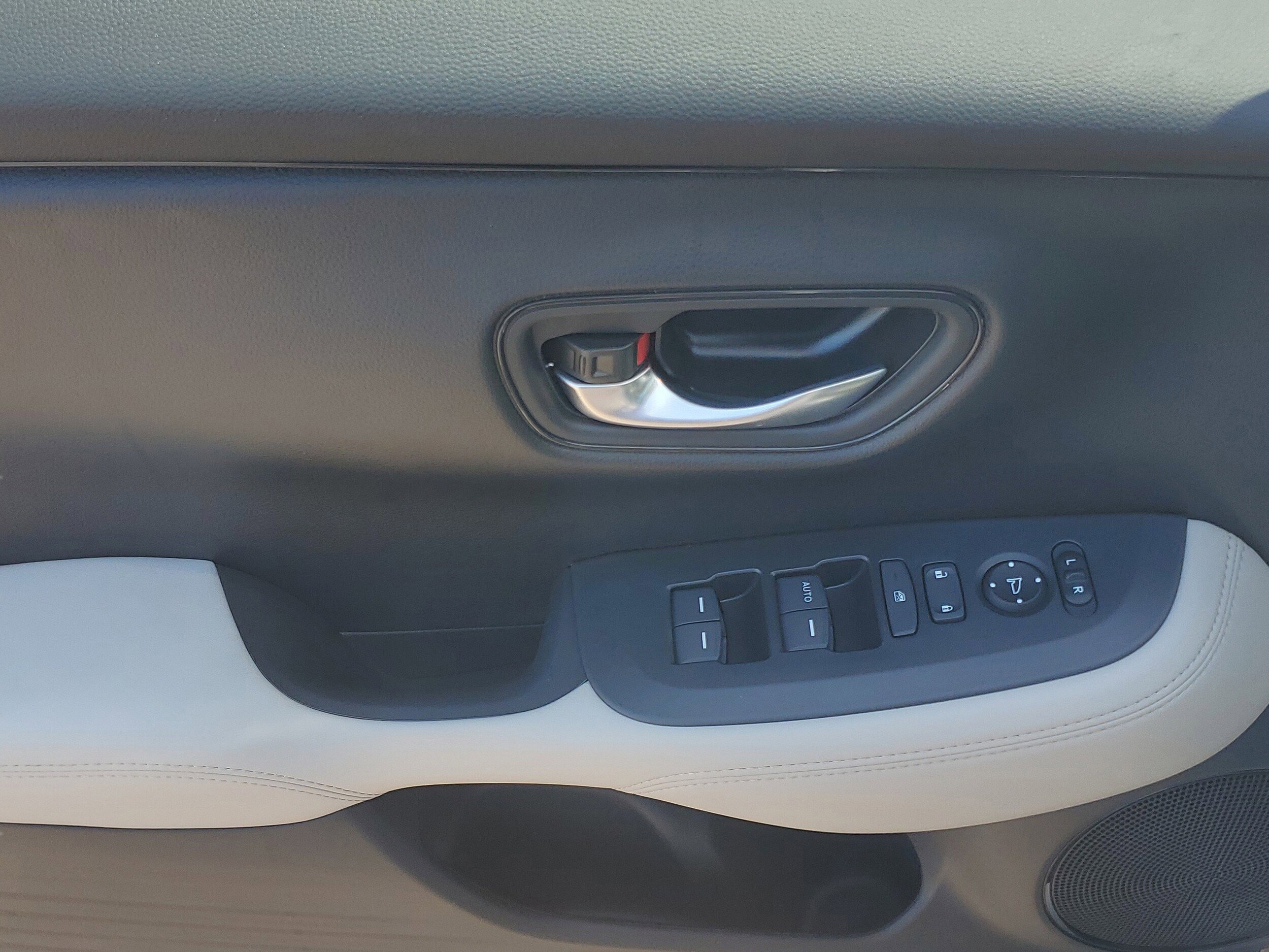 2026 Honda HR-V LX - Photo 18