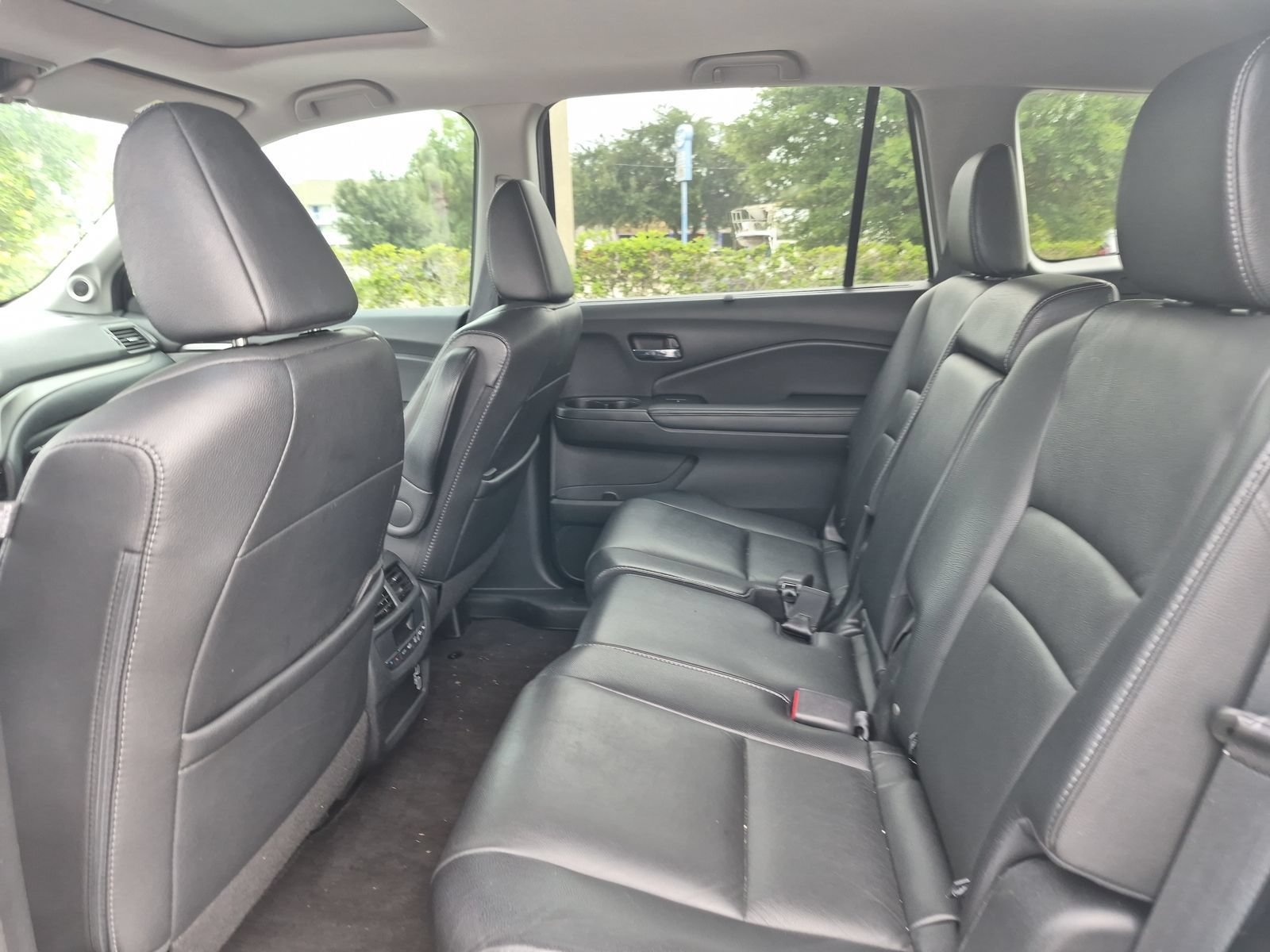 2021 Honda Pilot SE - Photo 18