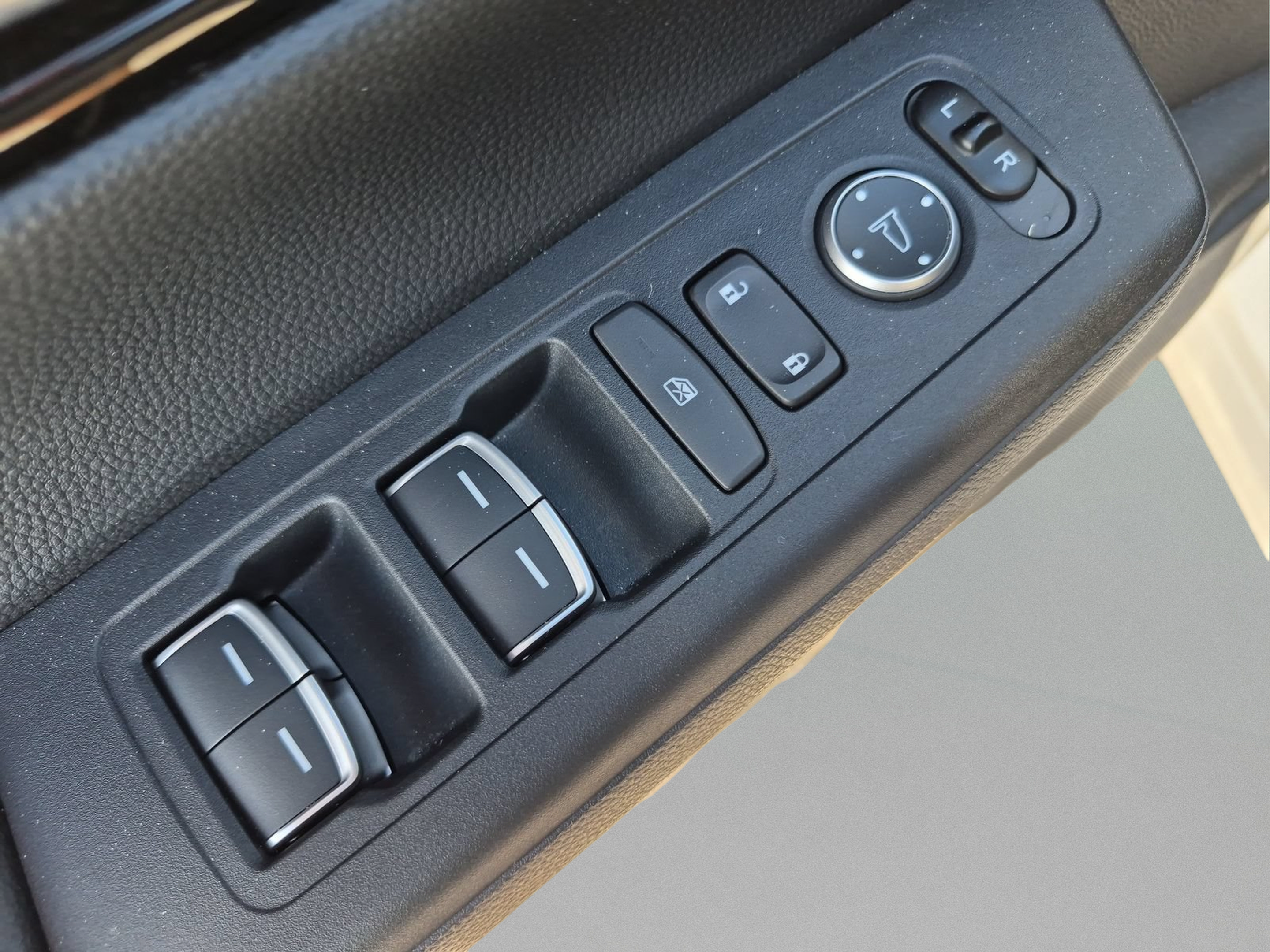 2024 Honda CR-V EX-L - Photo 17