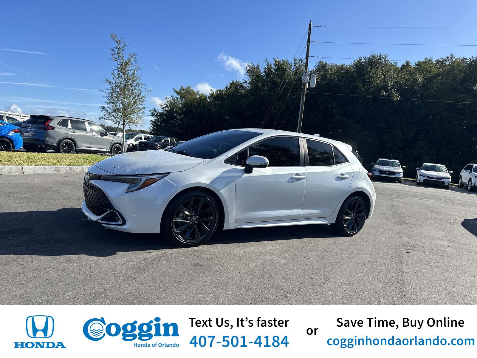 2023 Toyota Corolla Hatchback XSE's photo