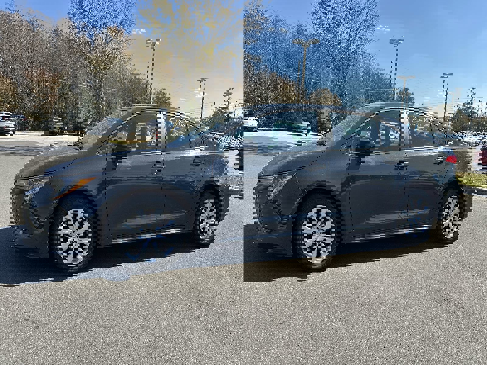 Used 2023 Toyota Corolla LE with VIN 5YFB4MDE8PP055855 for sale in Northfield, Minnesota