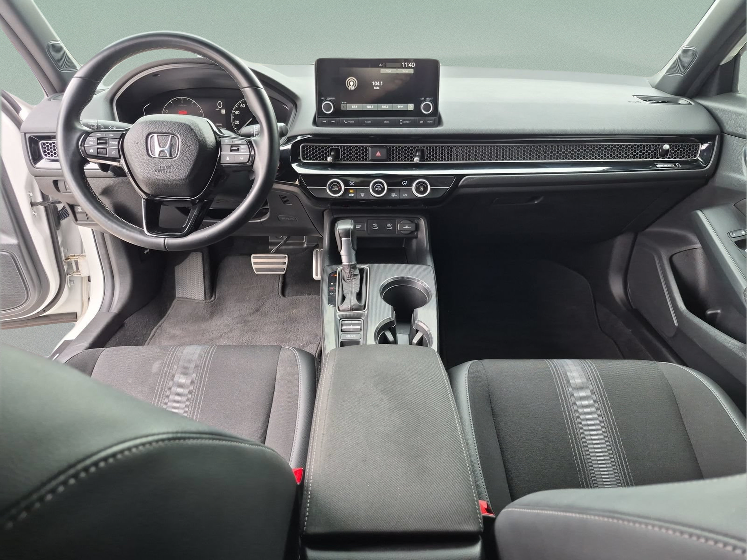 2025 Honda Civic Hatchback Sport - Photo 28