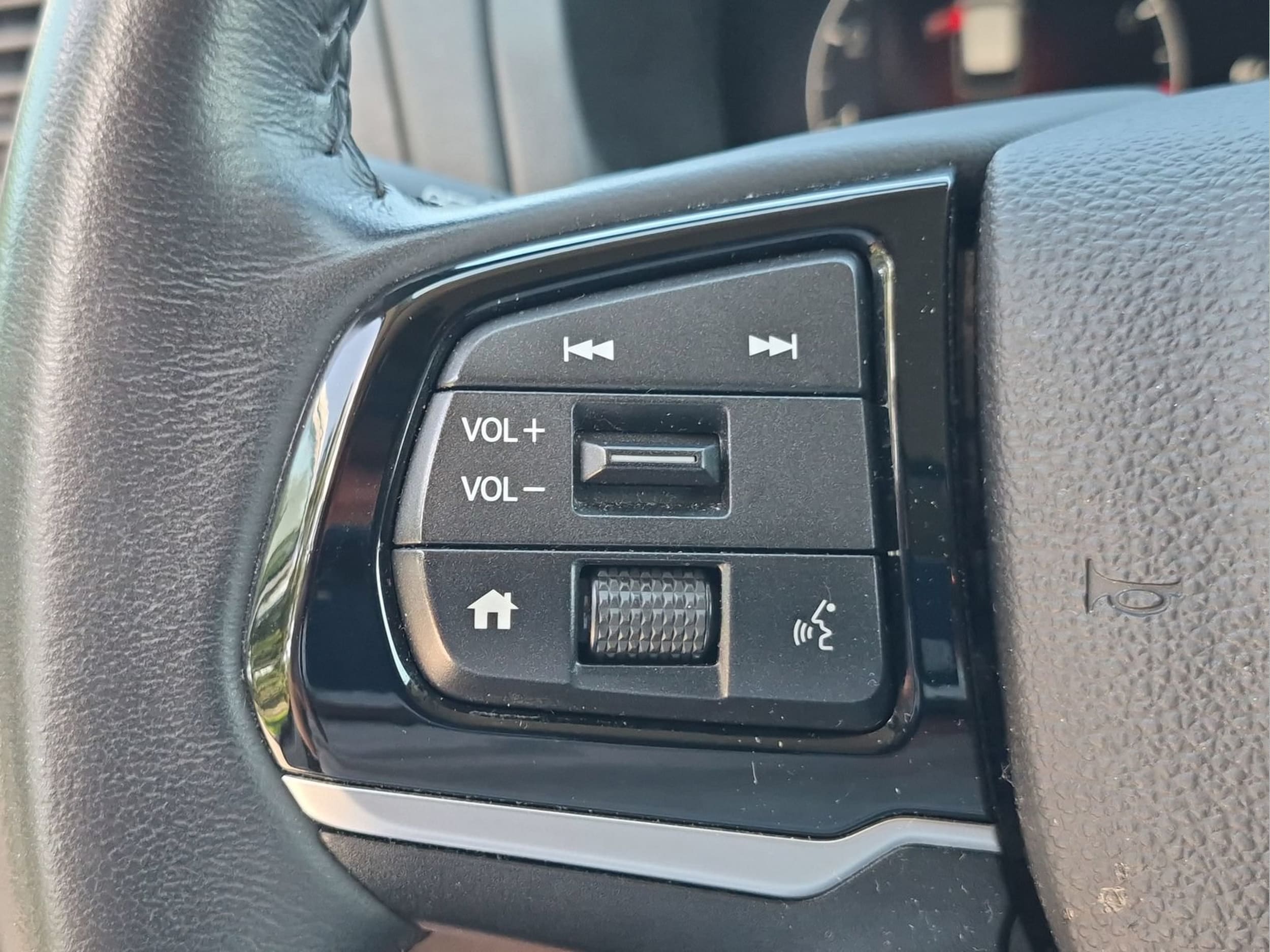 2025 Honda Odyssey EX-L - Photo 14